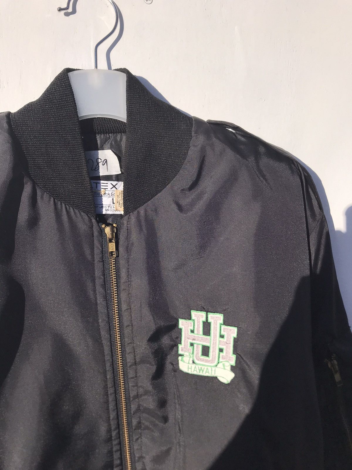 Vintage Vintage University Hawaii Bomber Jacket Size US L / EU 52-54 / 3 - 3 Thumbnail