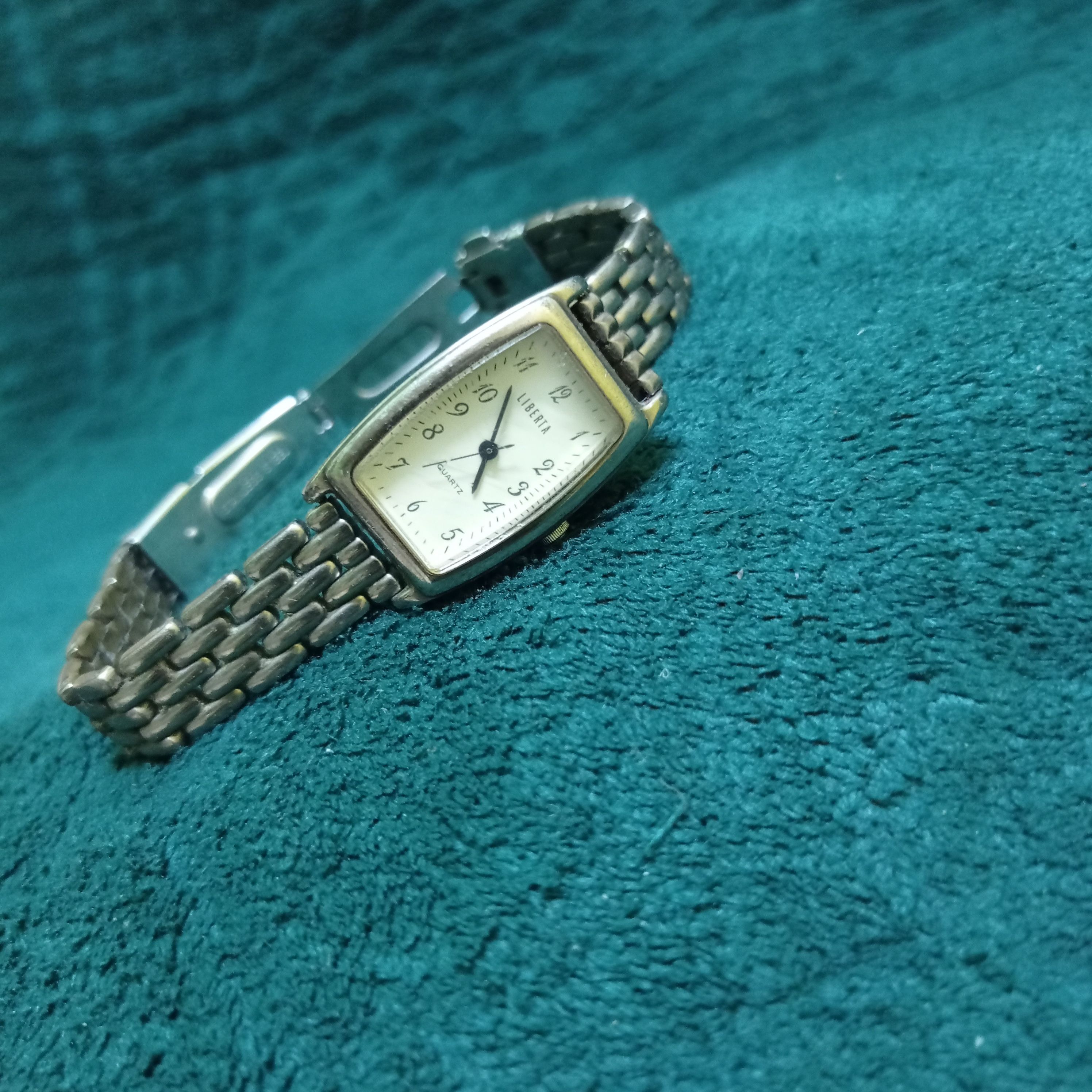 Japanese Brand Vintage Retro Ladies Woman watch Liberta (made in Japan) Size ONE SIZE - 4 Thumbnail