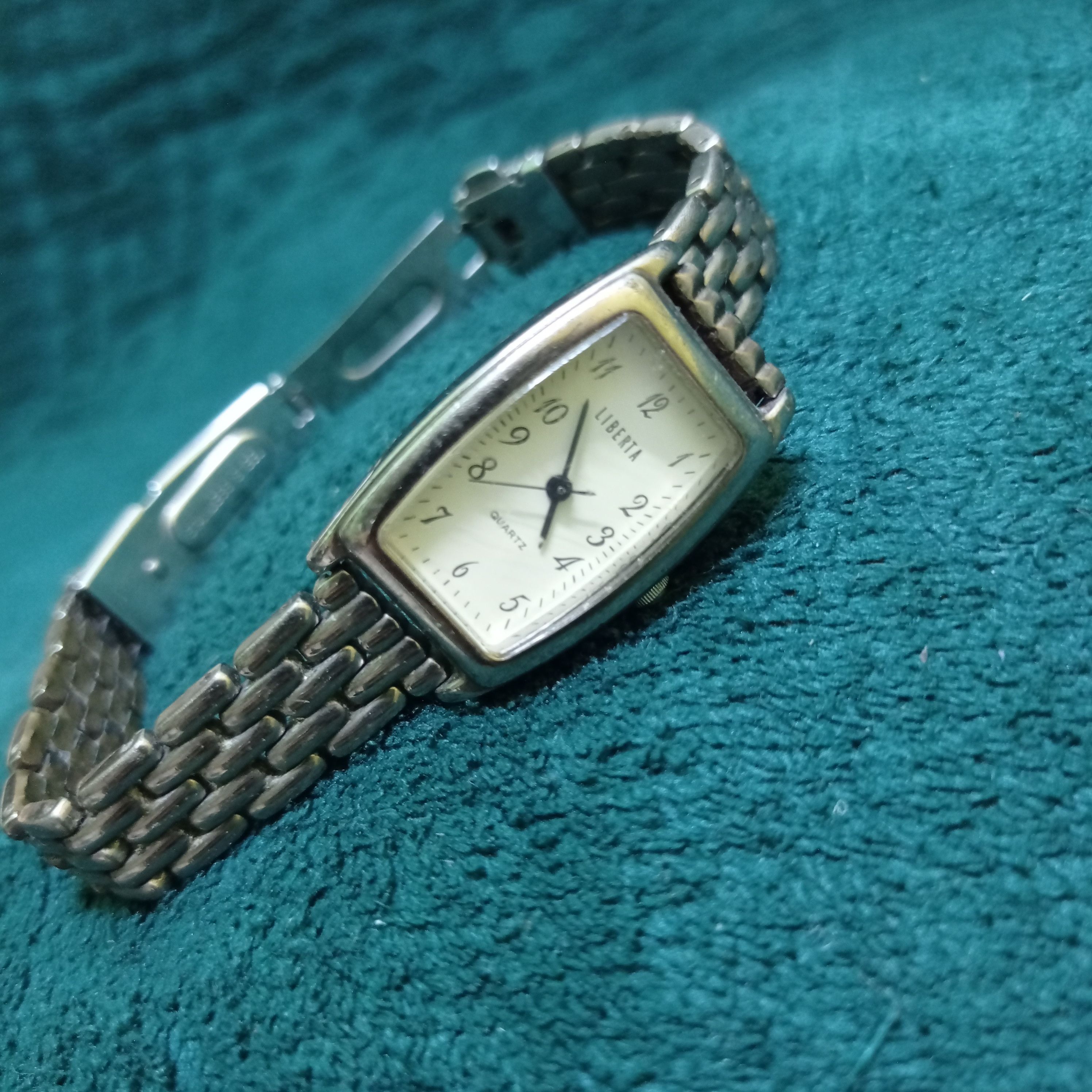 Japanese Brand Vintage Retro Ladies Woman watch Liberta (made in Japan) Size ONE SIZE - 1 Thumbnail