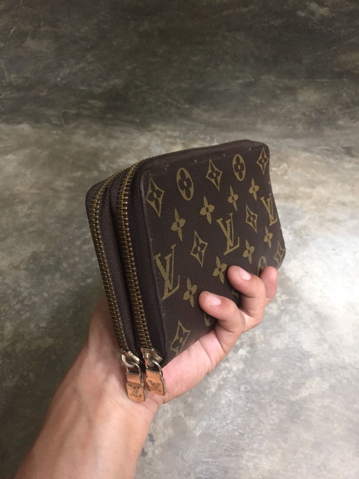 LV authentic overrun double zipper wallet, Women's Fashion, Bags