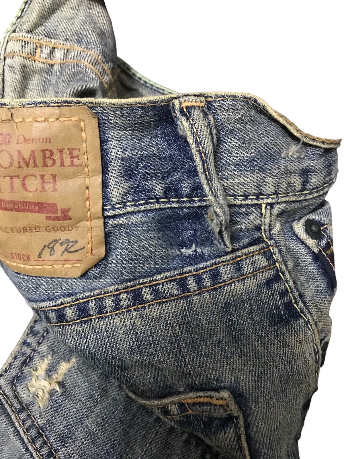 Le Grande Bleu (L.G.B.) Abercrombie Fitch RN75654 Ripped Distressed Thrash Splater Size US 32 / EU 48 - 10 Thumbnail