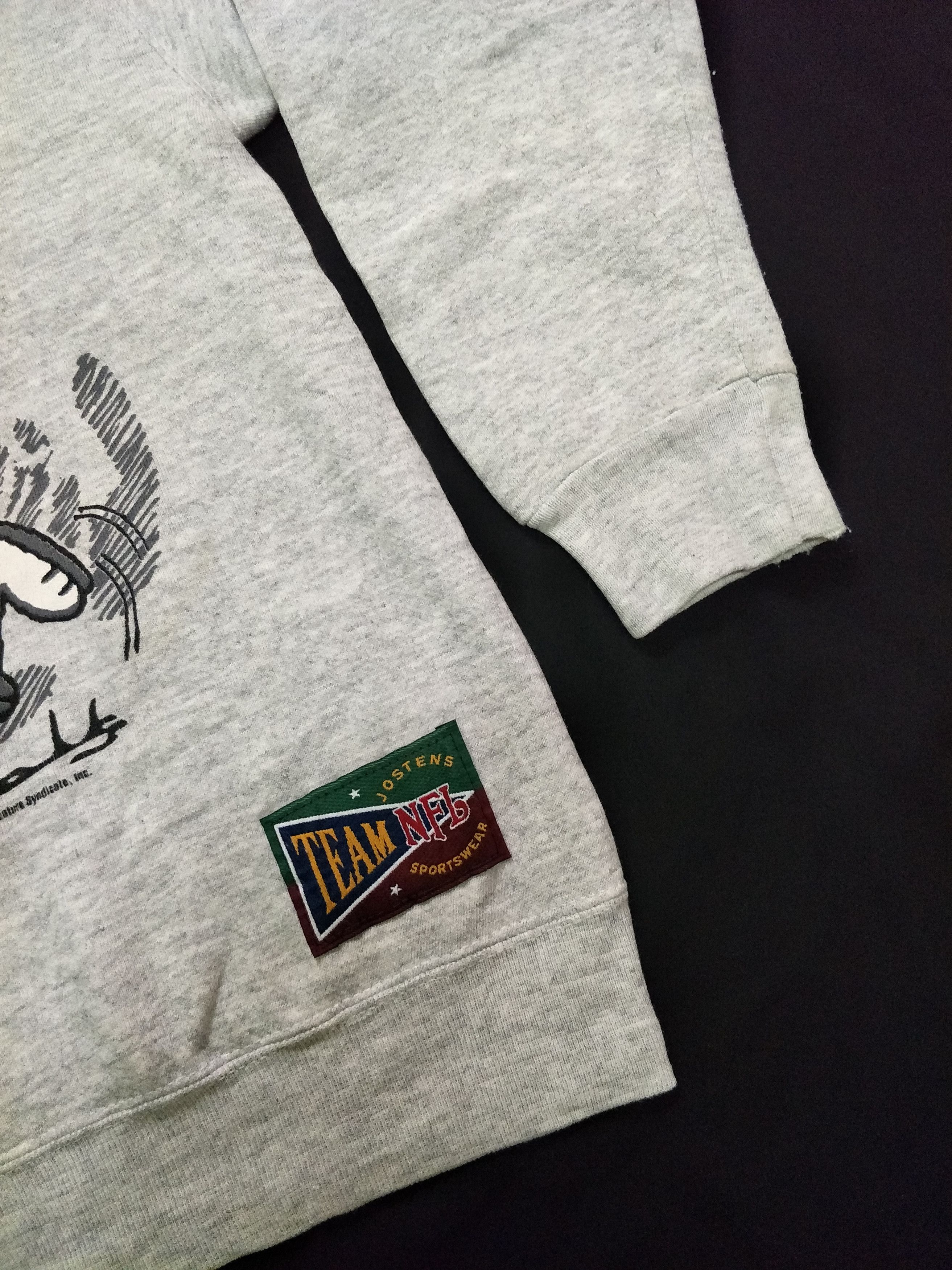 NFL 80s Raiders Team NFL Snoopy Sweatshirt Made In USA Size US M / EU 48-50 / 2 - 6 Thumbnail