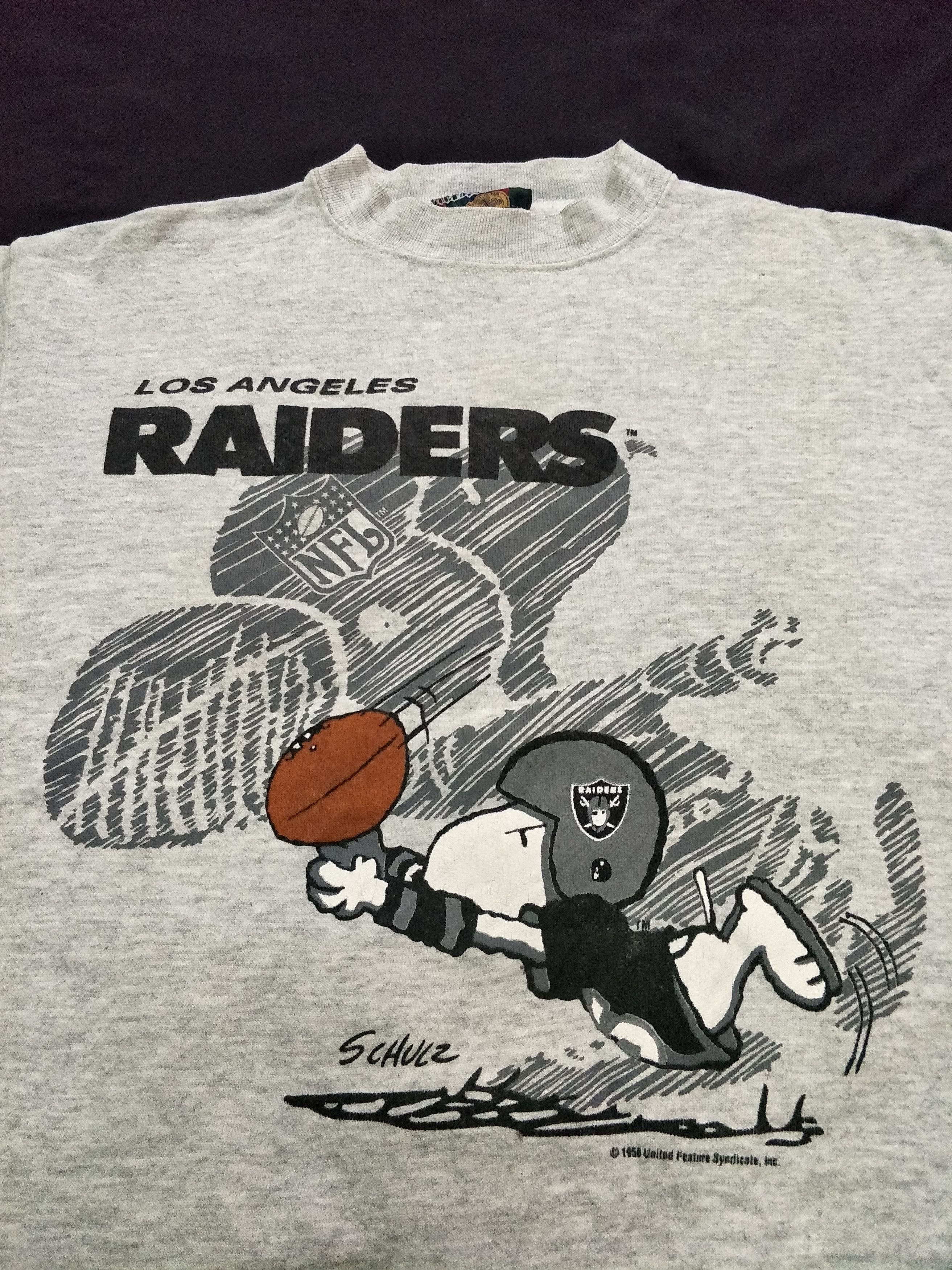 NFL 80s Raiders Team NFL Snoopy Sweatshirt Made In USA Size US M / EU 48-50 / 2 - 4 Thumbnail