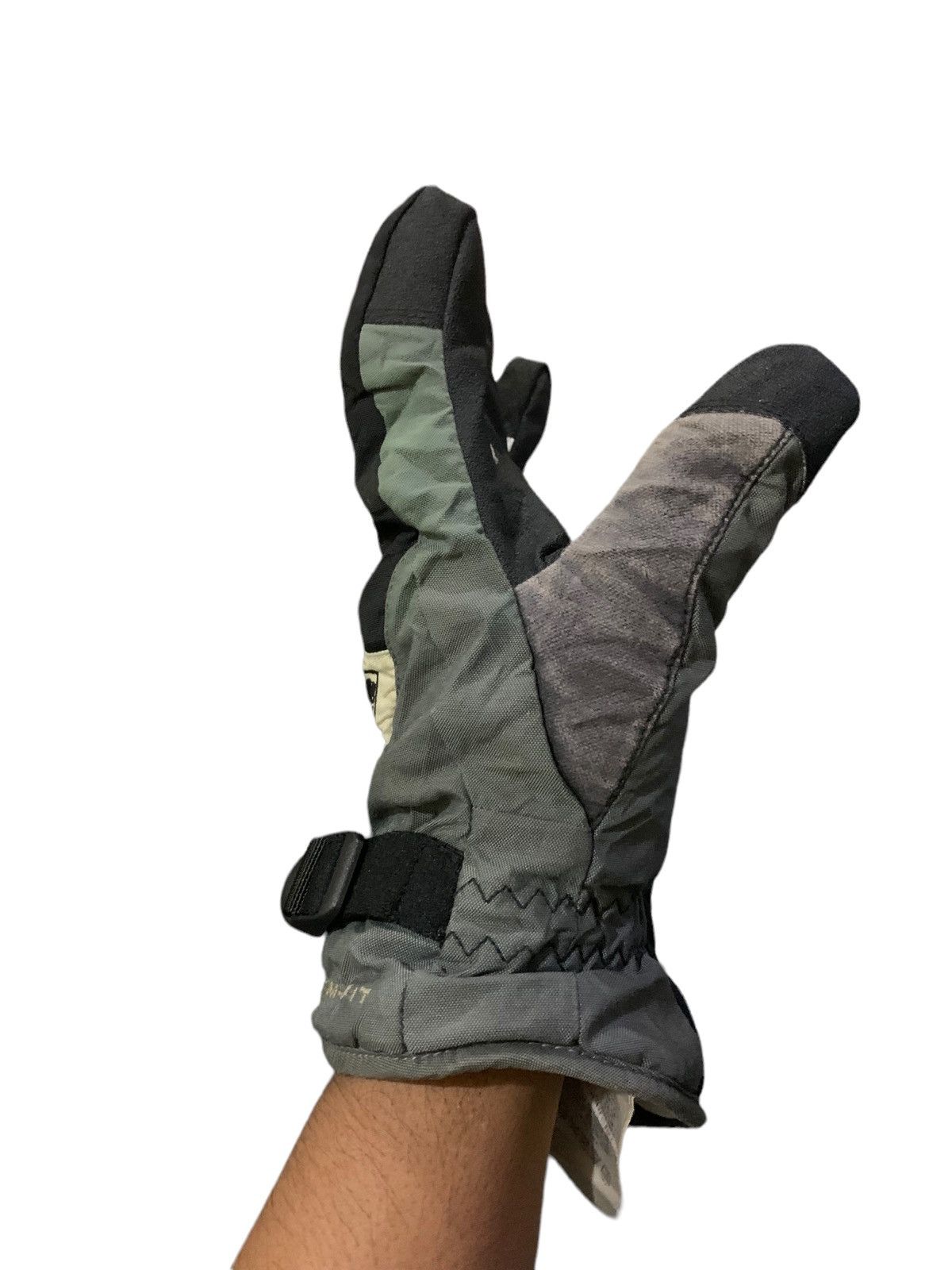 Vintage Vintage Nike Acg Storm Fit Gloves Size ONE SIZE - 3 Thumbnail