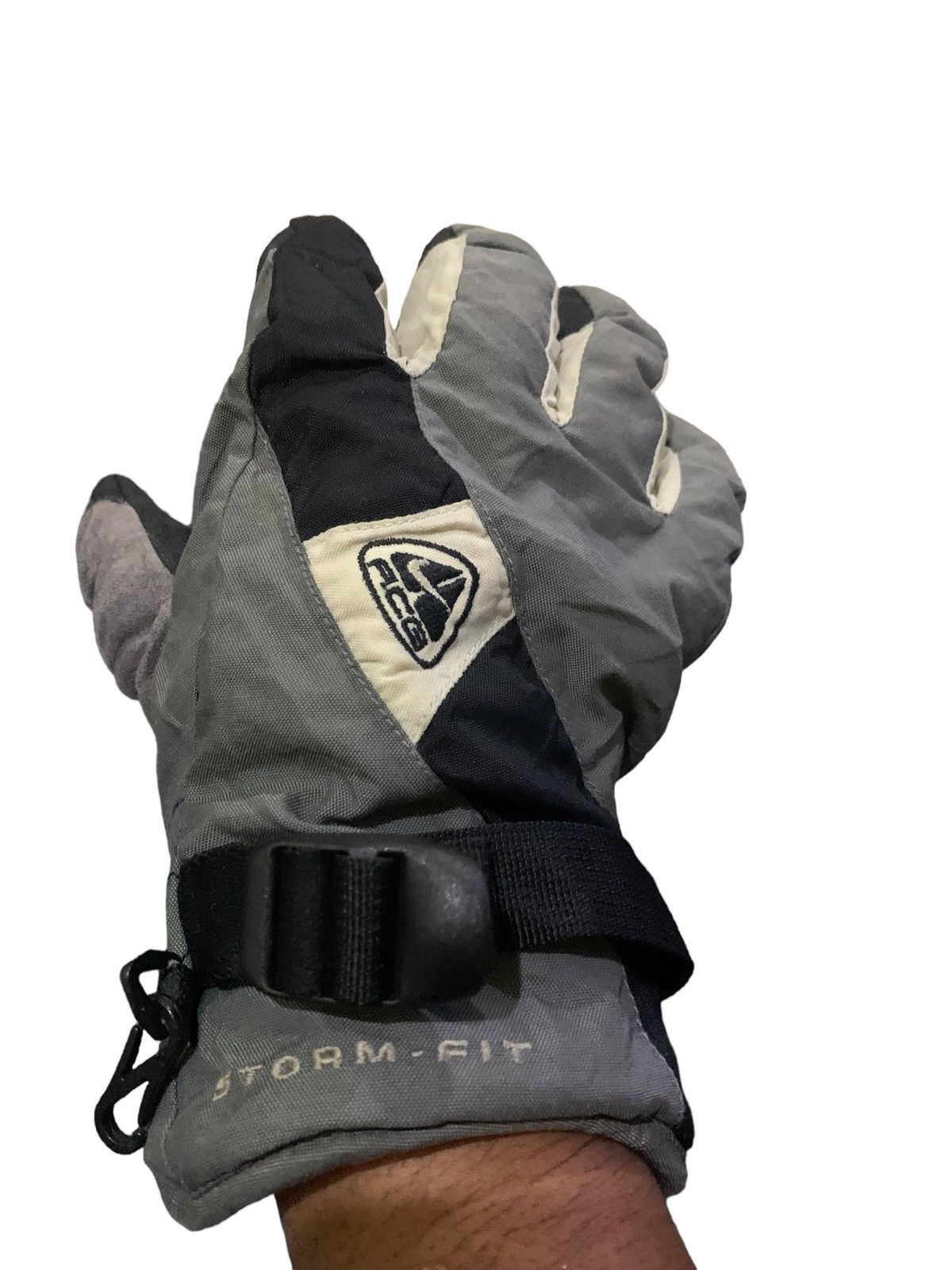 Acg gloves online