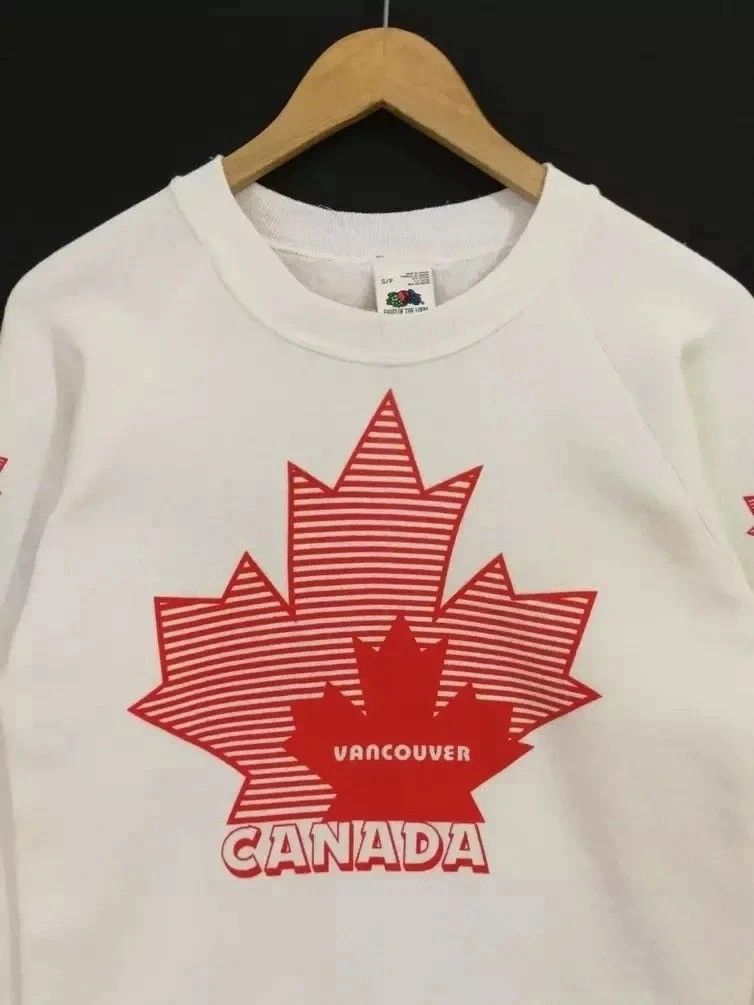 Vintage Vintage Canada Big Print Sweatshirt Size US S / EU 44-46 / 1 - 3 Thumbnail