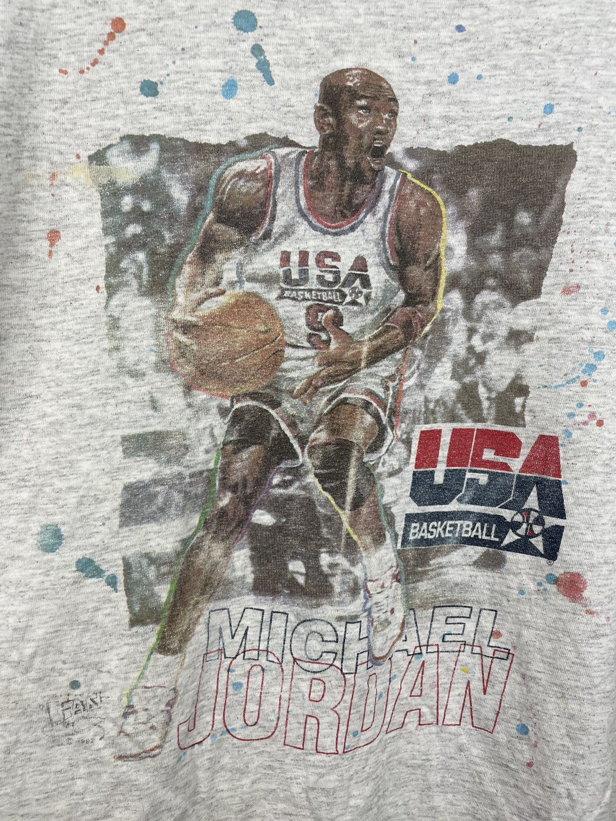 Vintage Vintage 90s Micheal Jordan USA basketball distress t shirt Size US XL / EU 56 / 4 - 5 Thumbnail
