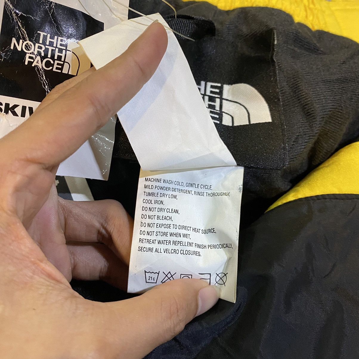 DEADSTOCK USED‼️The North Face Yellow Black Skiwear Pants