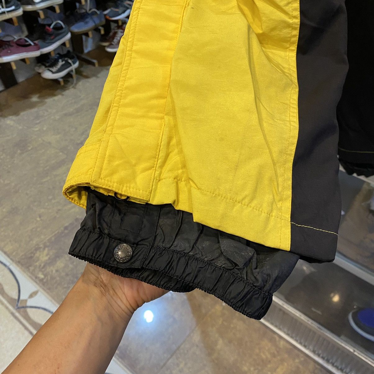 DEADSTOCK USED‼️The North Face Yellow Black Skiwear Pants