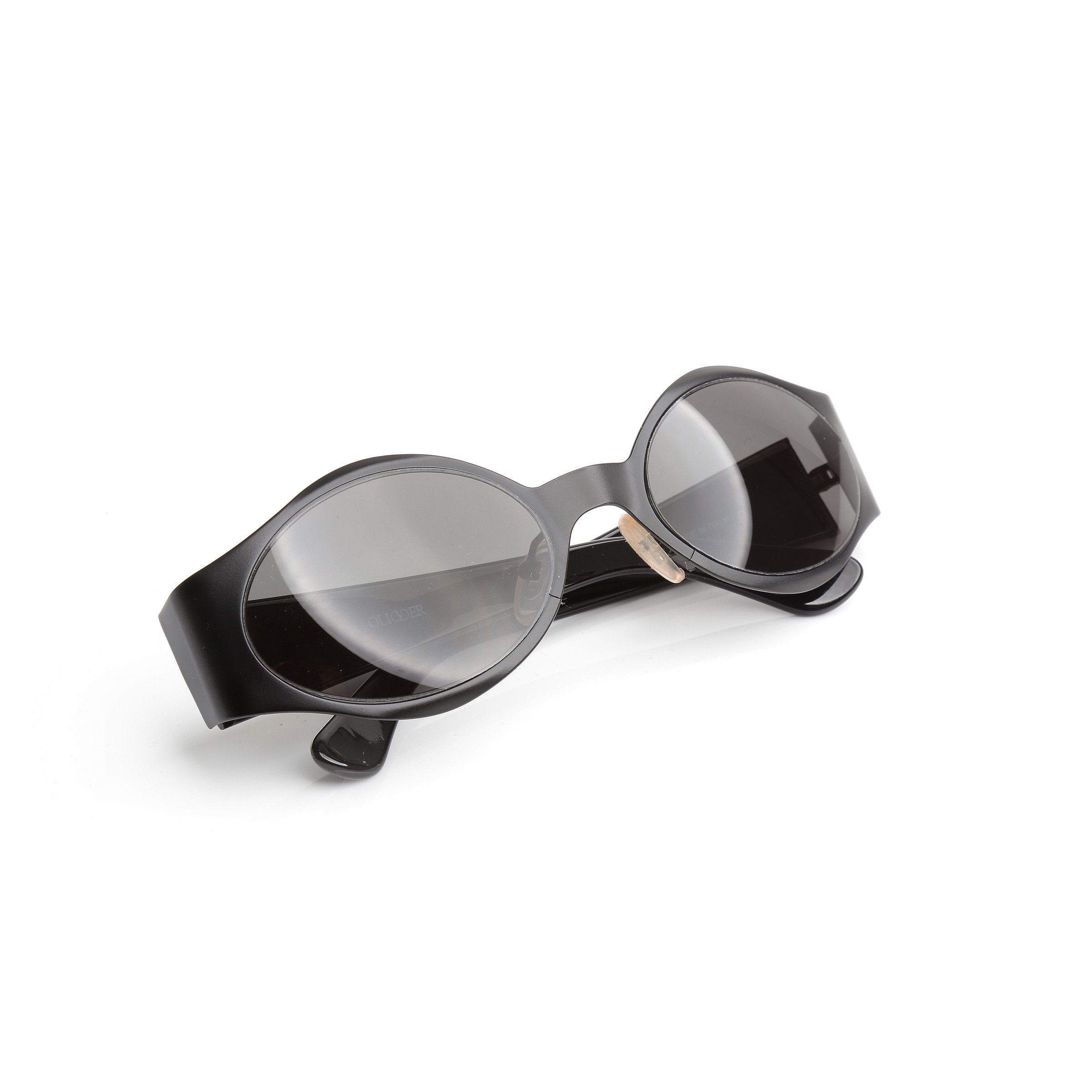 Valentino Oliver by Valentino 90's Black Oval Frame Sunglasses Size ONE SIZE - 3 Thumbnail