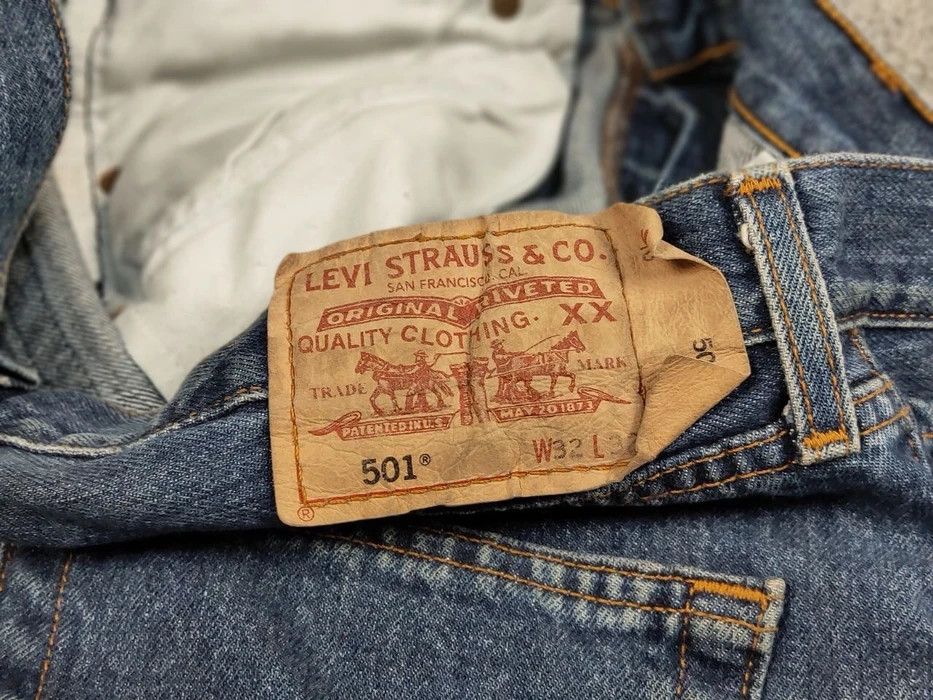 Levi's Vintage 90's Levis 501 Blue Classic Denim American Jeans Size US 32 / EU 48 - 9 Thumbnail
