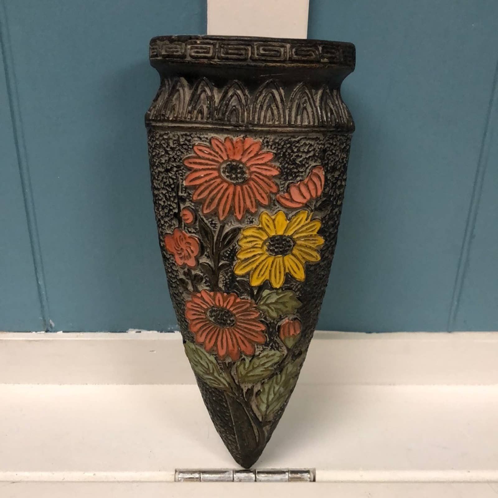 VTG Tokanabe Japanese Pottery Wall Pocket Flower 8” vase