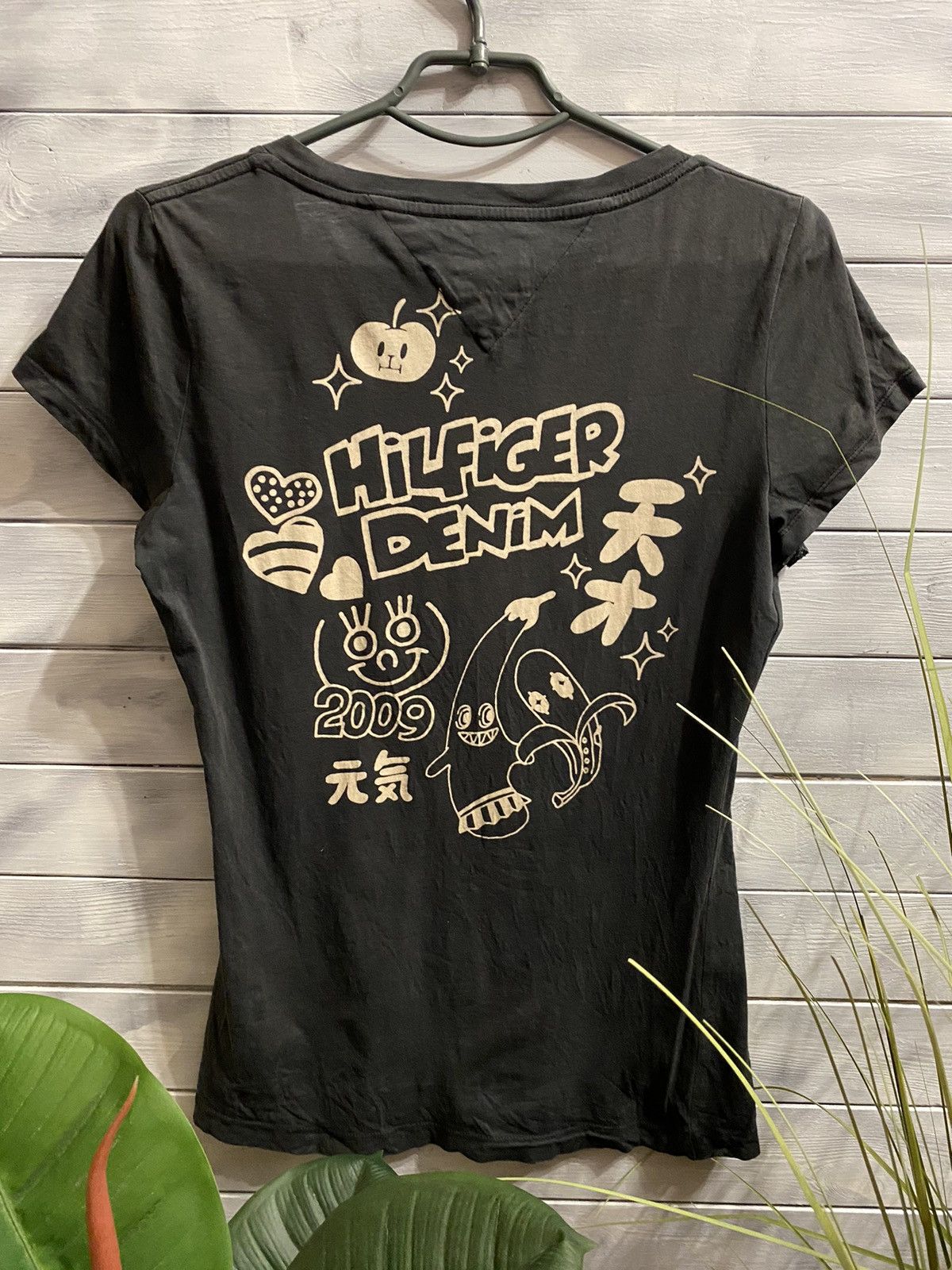 Japanese Brand T-shirt Tommy Hilfiger Denim Fruits Y2K Style. Rare. Size M / US 6-8 / IT 42-44 - 1 Thumbnail