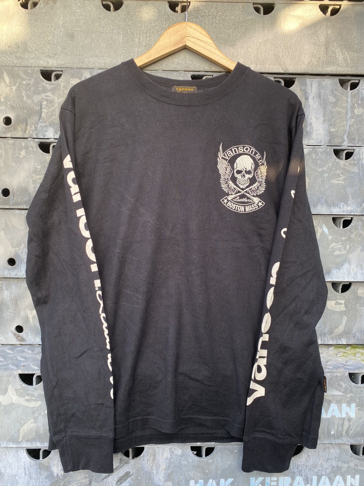 Vanson Leathers Vintage Vanson Leather Embroided Skull Logo Big Print Shirt Size US L / EU 52-54 / 3 - 2 Thumbnail