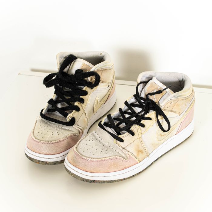 nike high top pastel