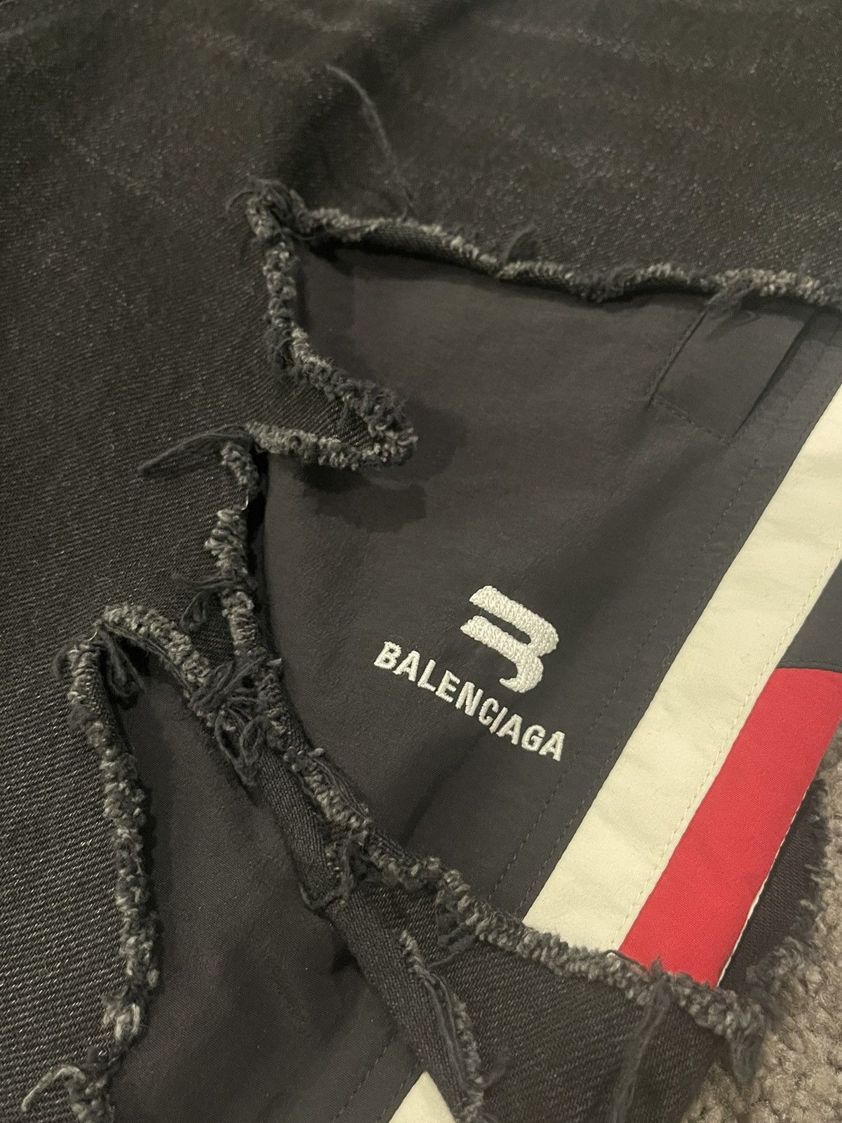 Balenciaga (💥Holy Grail💥BNWT*) Balenciaga 21fw slashed distressed Jeans Size US 38 / EU 54 - 3 Thumbnail