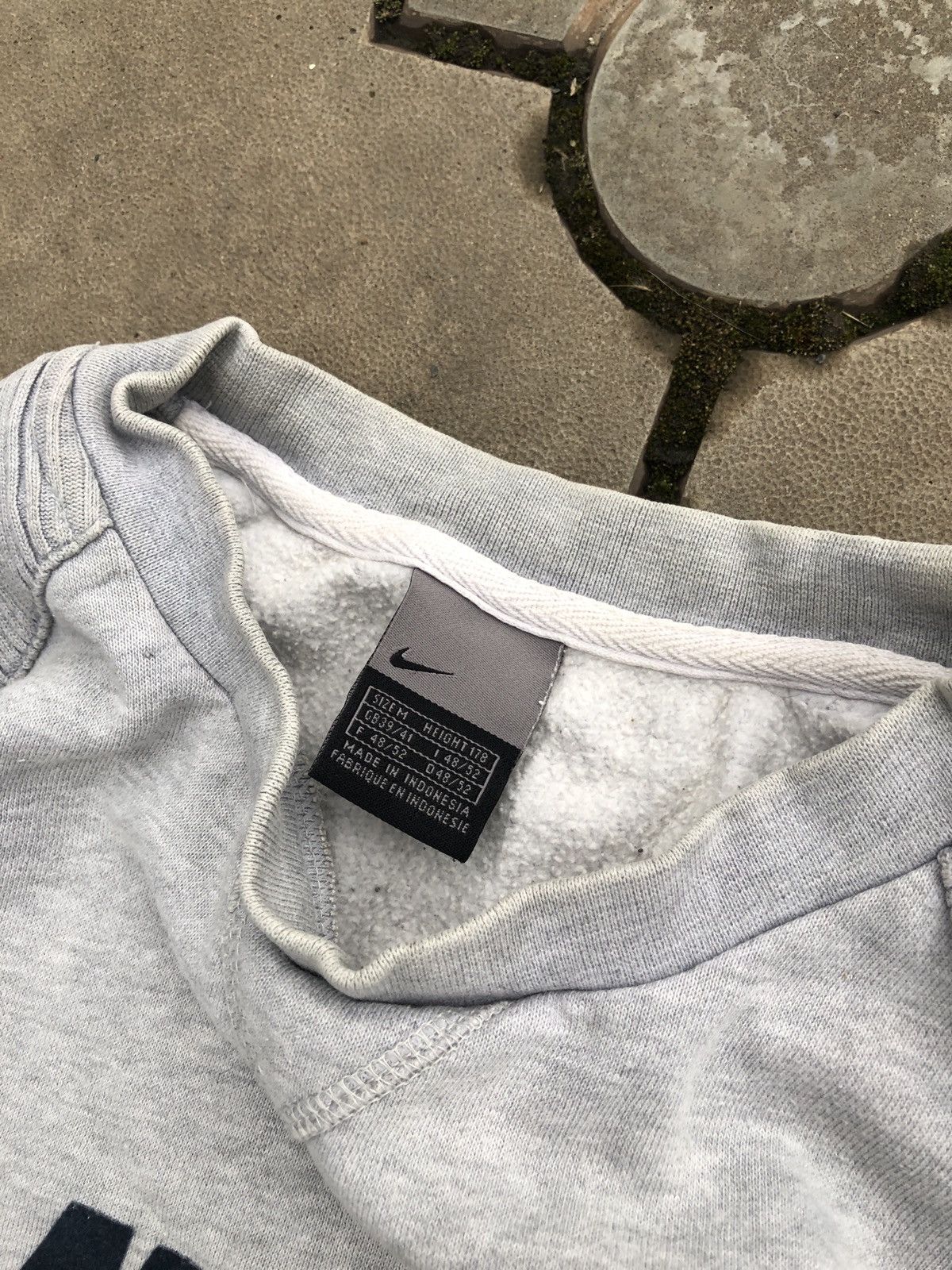Nike × Vintage Vintage Nike Spell Out Y2K Swoosh Sweatshirt Size US M / EU 48-50 / 2 - 5 Thumbnail