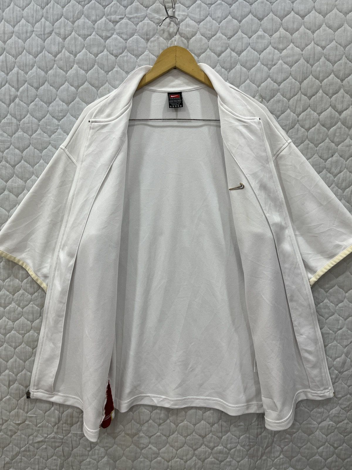 Nike (Qq). VINTAGE NIKE BASKETBALL ZIPPER SHIRTS Size US XL / EU 56 / 4 - 2 Thumbnail