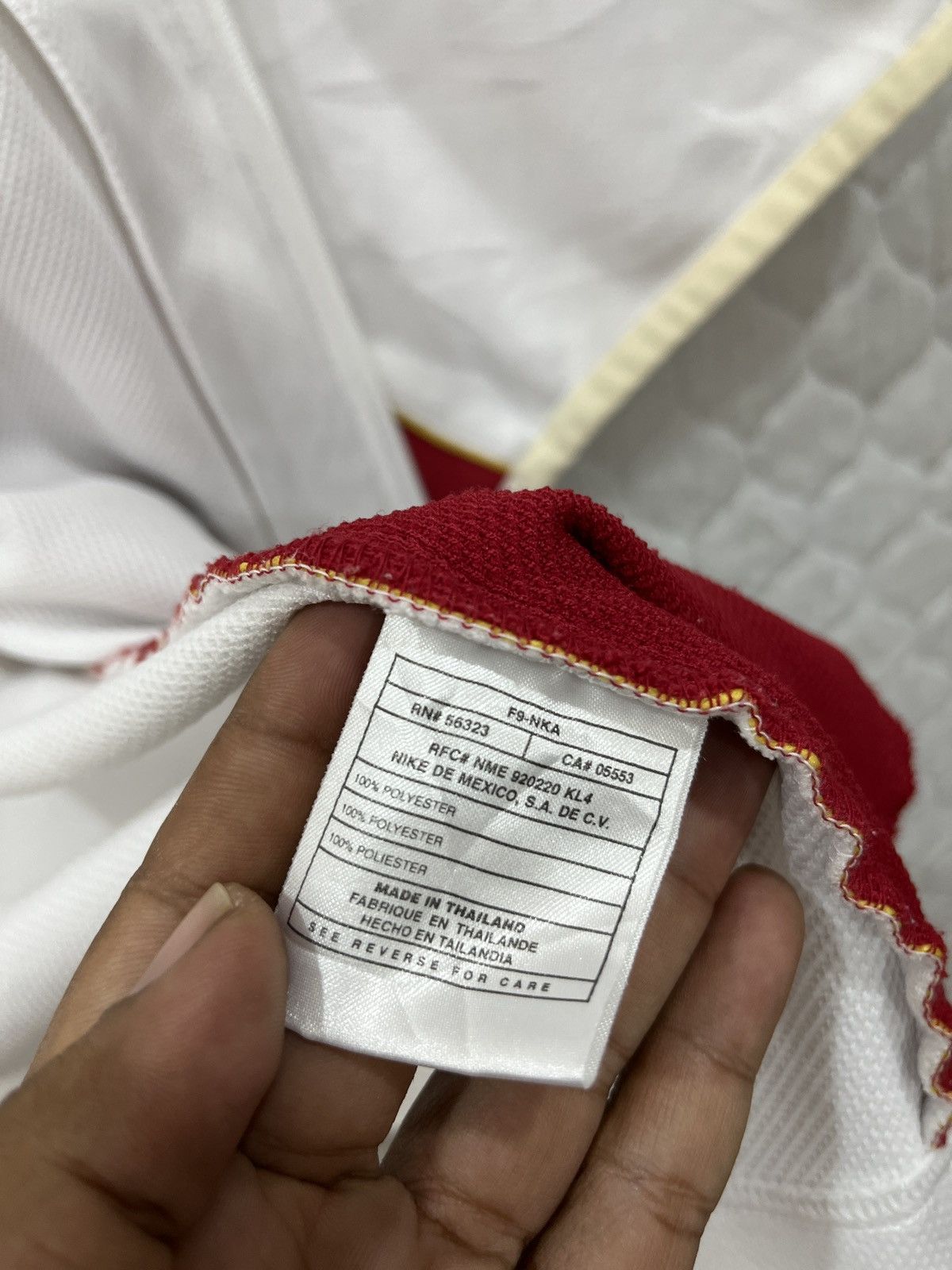 Nike (Qq). VINTAGE NIKE BASKETBALL ZIPPER SHIRTS Size US XL / EU 56 / 4 - 6 Thumbnail