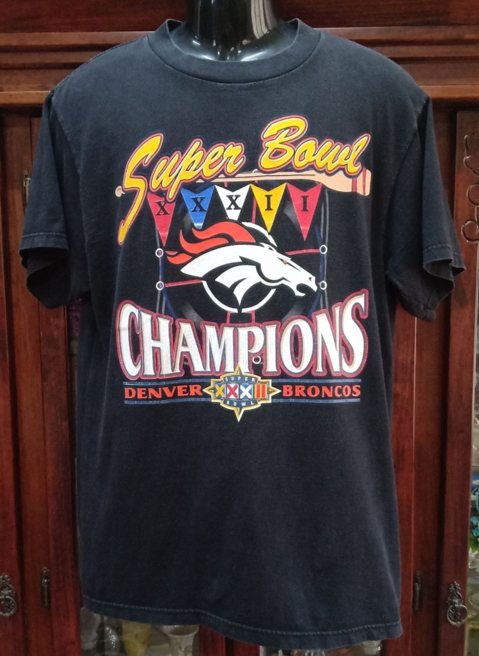 Logo 7 × NFL × Vintage Vintage 90s NFL Denver Broncos Super Bowl Champions T-shirt Size US M / EU 48-50 / 2 - 1 Thumbnail