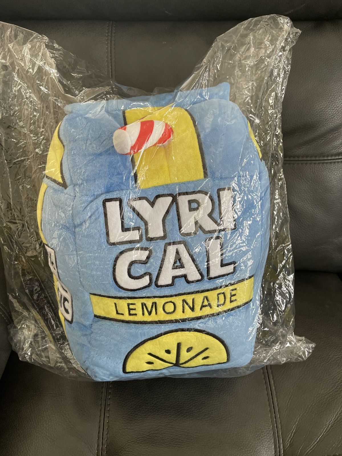 Lyrical lemonade x minions outlet plushie