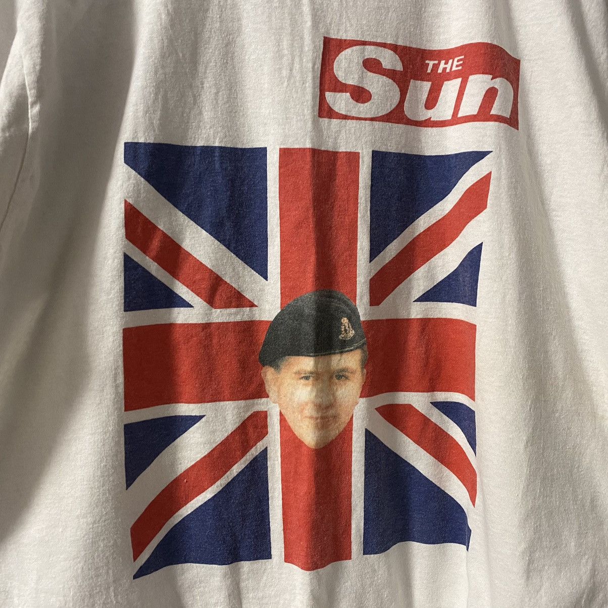 Band Tees RARE 90s THE SUN ENGLAND MAGAZINE SOLIDER BERET T SHIRT Size US L / EU 52-54 / 3 - 2 Thumbnail