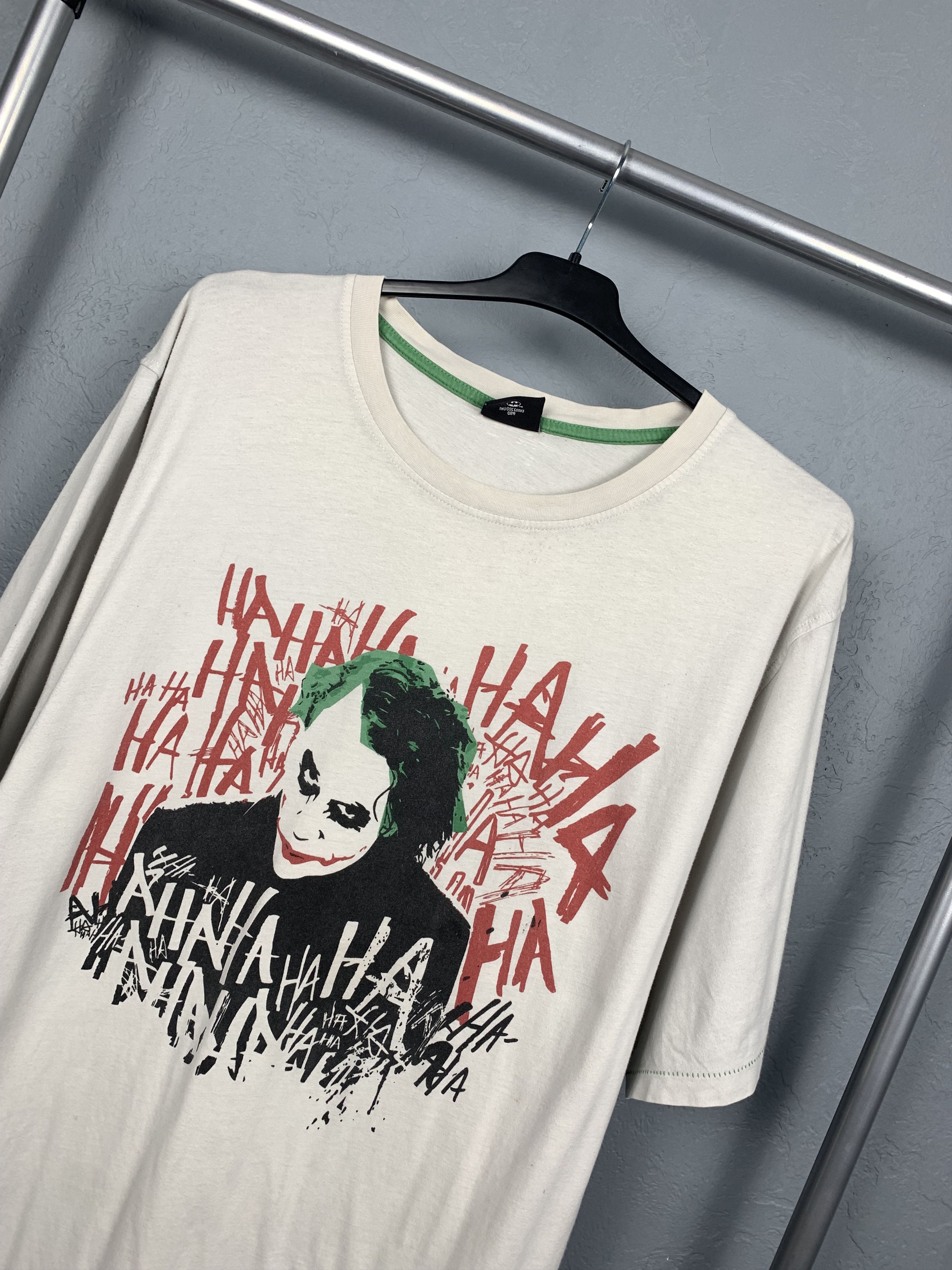 DC Comics RARE Dark Knight Joker Heath Ledger Batman Movie Tee Size US XL / EU 56 / 4 - 2 Thumbnail