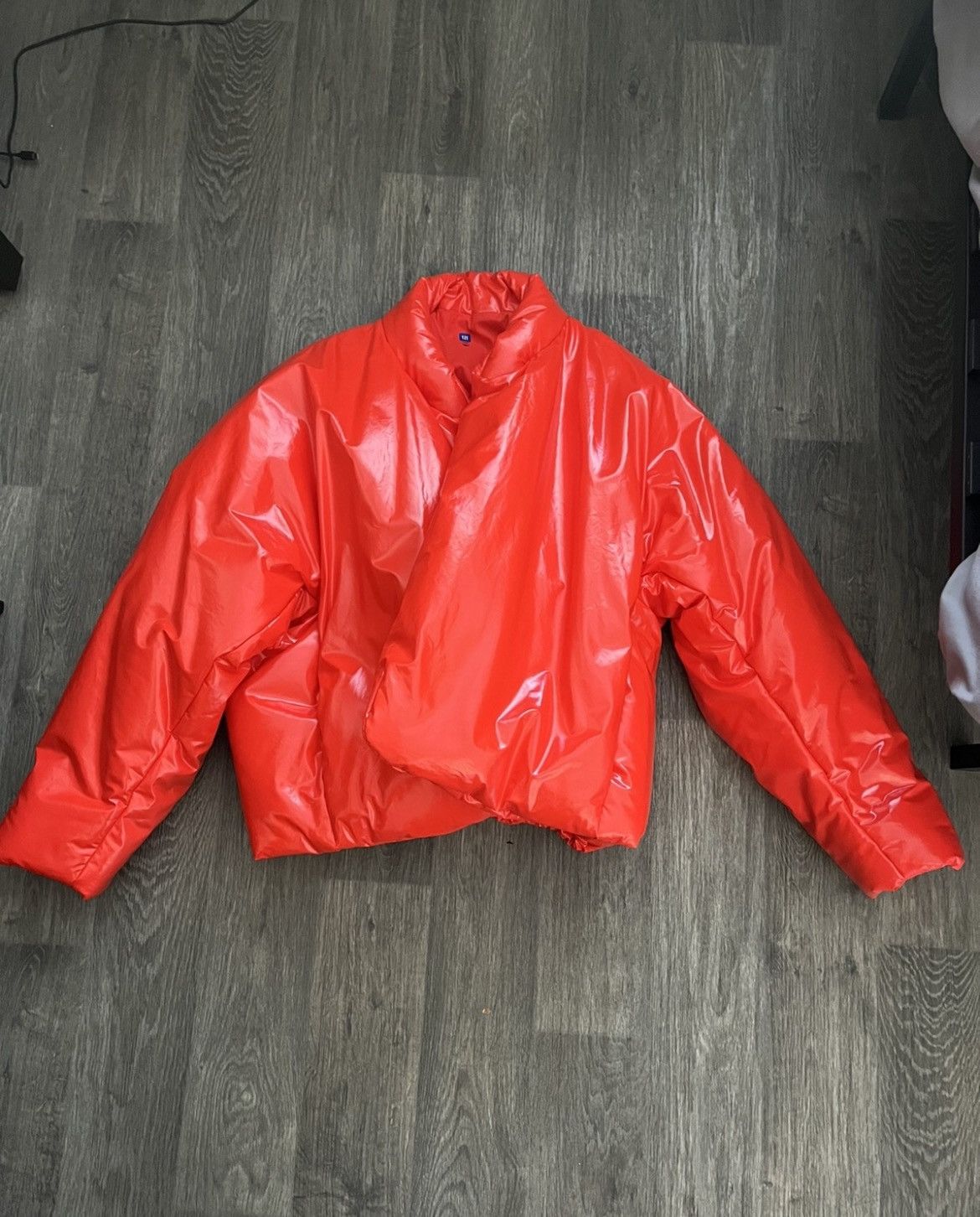yzy gap red puffer