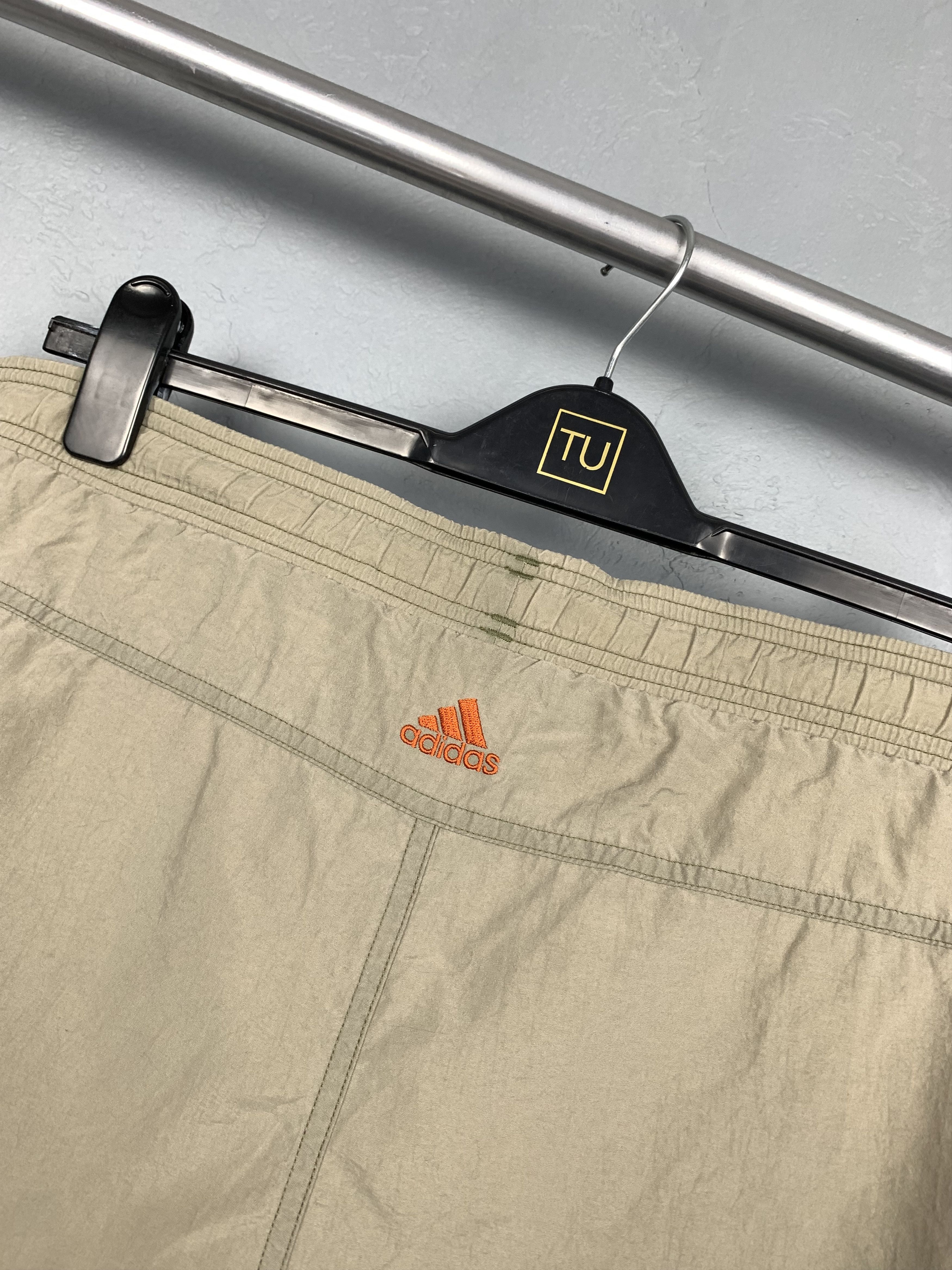 Adidas Adidas Vintage Mens Nylon Shorts Size US 34 / EU 50 - 5 Thumbnail