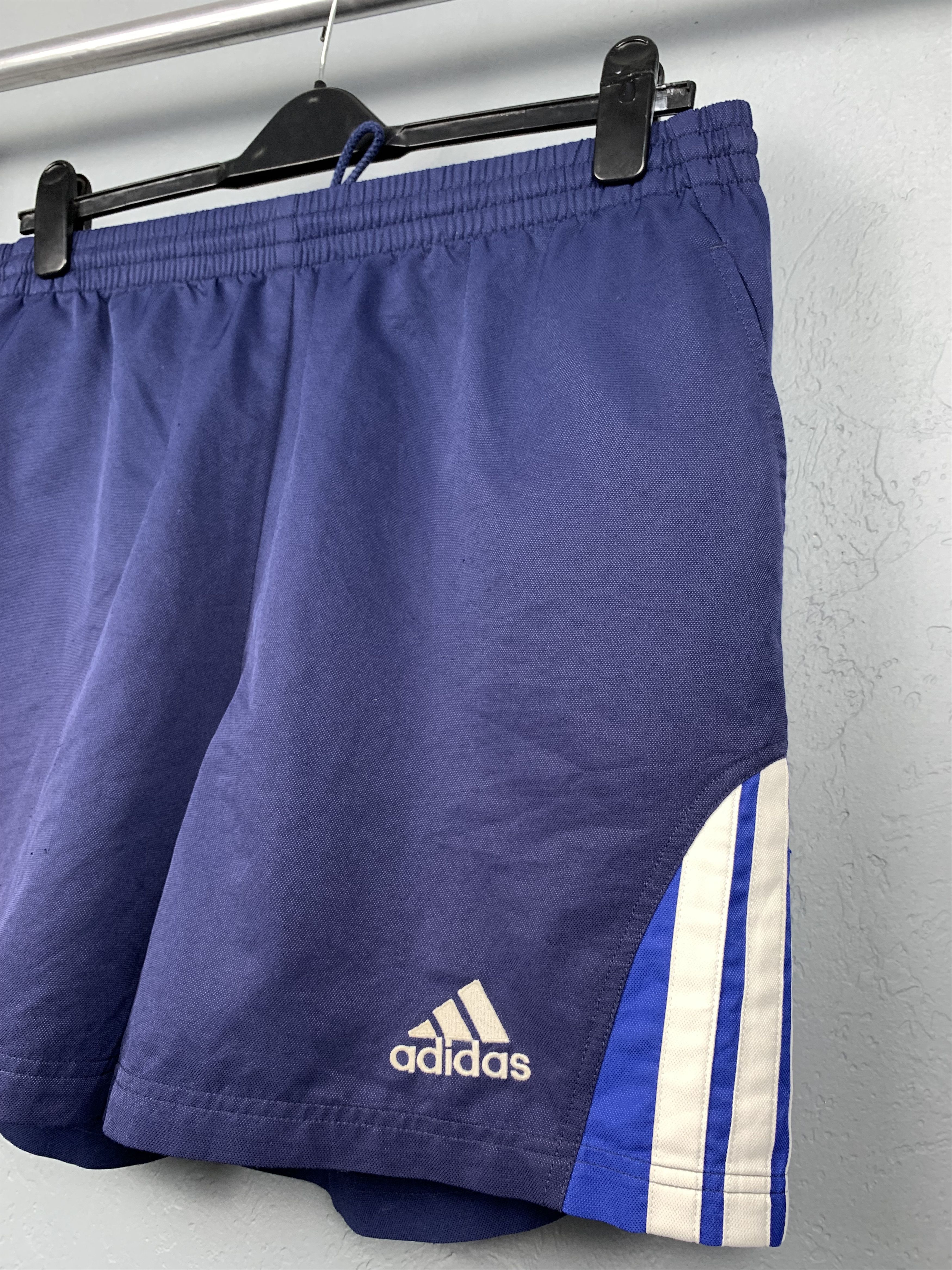 Adidas Adidas 90s Vintage Mens Shorts Size US 34 / EU 50 - 2 Thumbnail