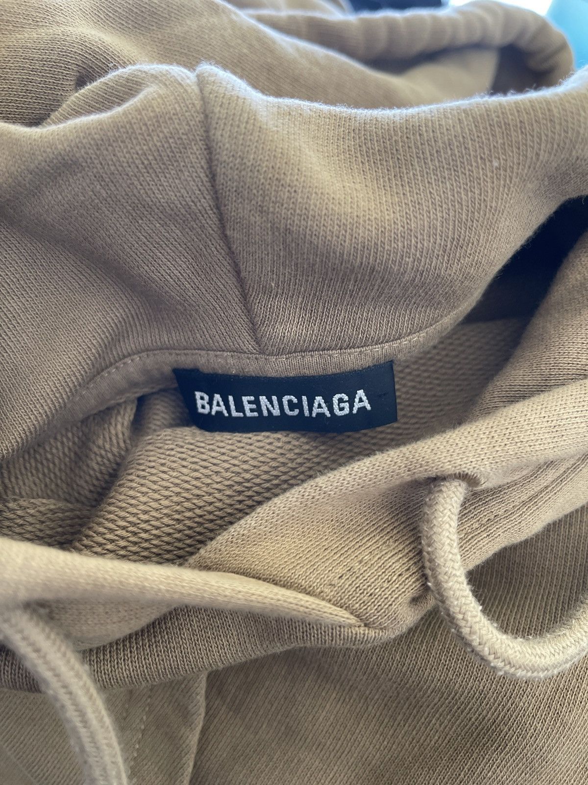 Balenciaga Balenciaga Beige Crest Hoodie Size US S / EU 44-46 / 1 - 7 Thumbnail
