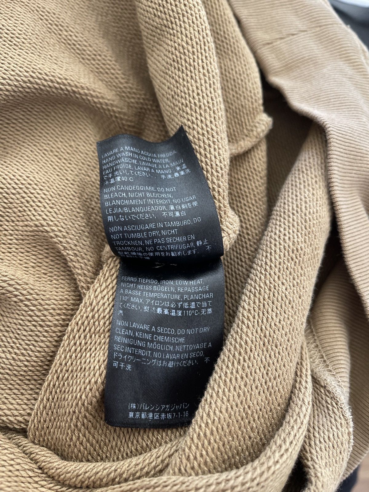 Balenciaga Balenciaga Beige Crest Hoodie Size US S / EU 44-46 / 1 - 5 Thumbnail