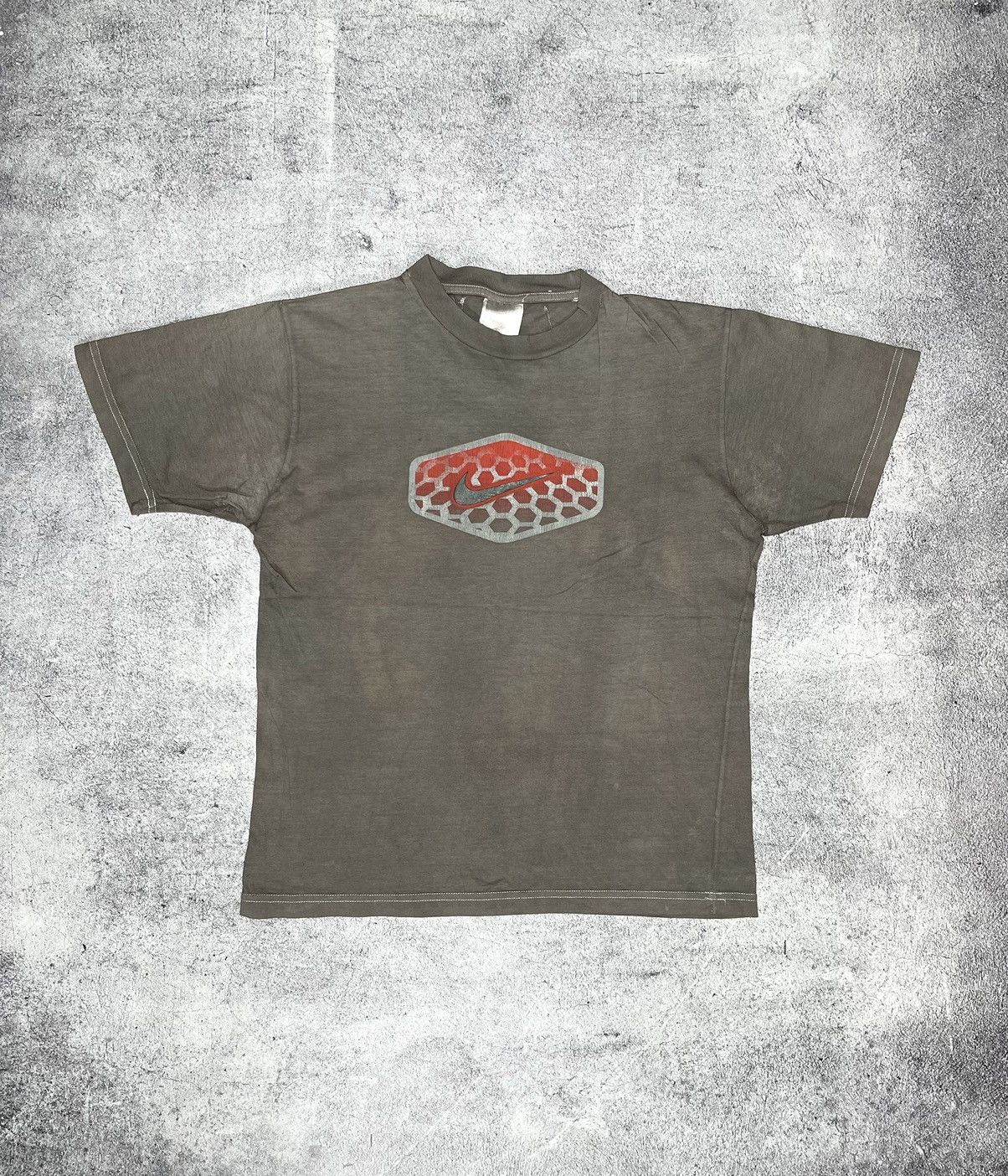 Nike Nike Y2K Vintage Big Logo T-Shirt Size: S Size US S / EU 44-46 / 1 - 1 Thumbnail