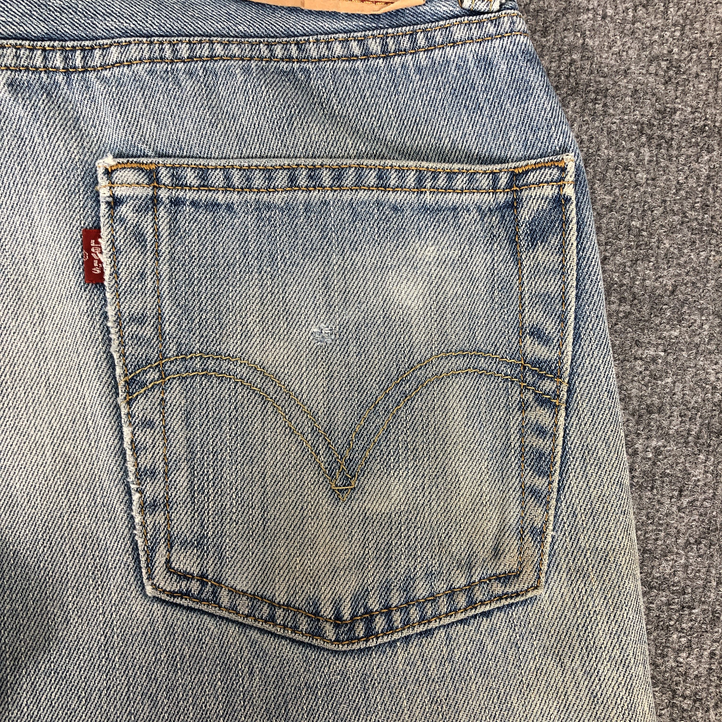 Levi's Vintage Y2K Levi's 550 Relaxed Fit Dirty Faded Blue Jean Size US 30 / EU 46 - 12 Thumbnail