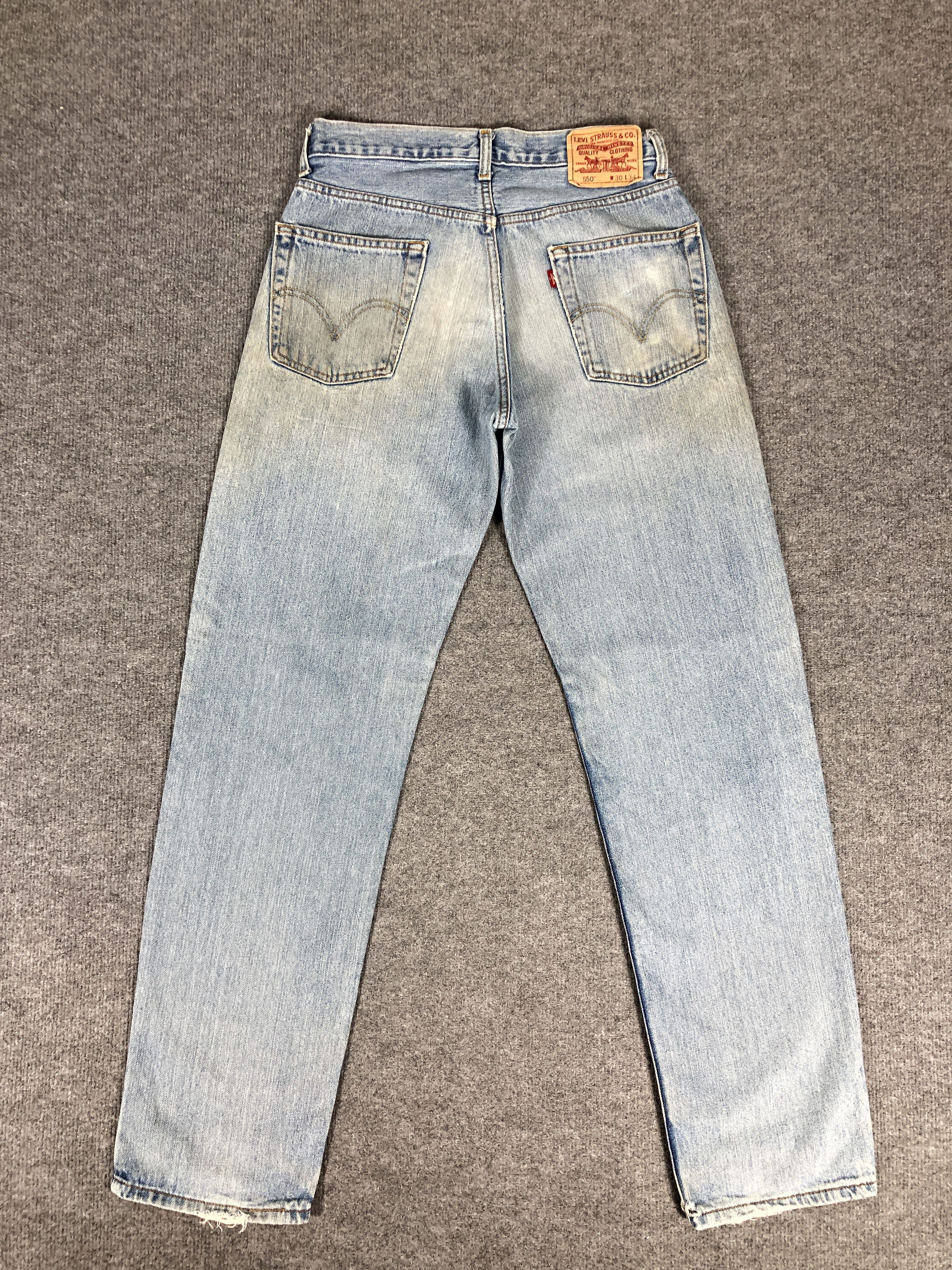 Levi's Vintage Y2K Levi's 550 Relaxed Fit Dirty Faded Blue Jean Size US 30 / EU 46 - 2 Thumbnail