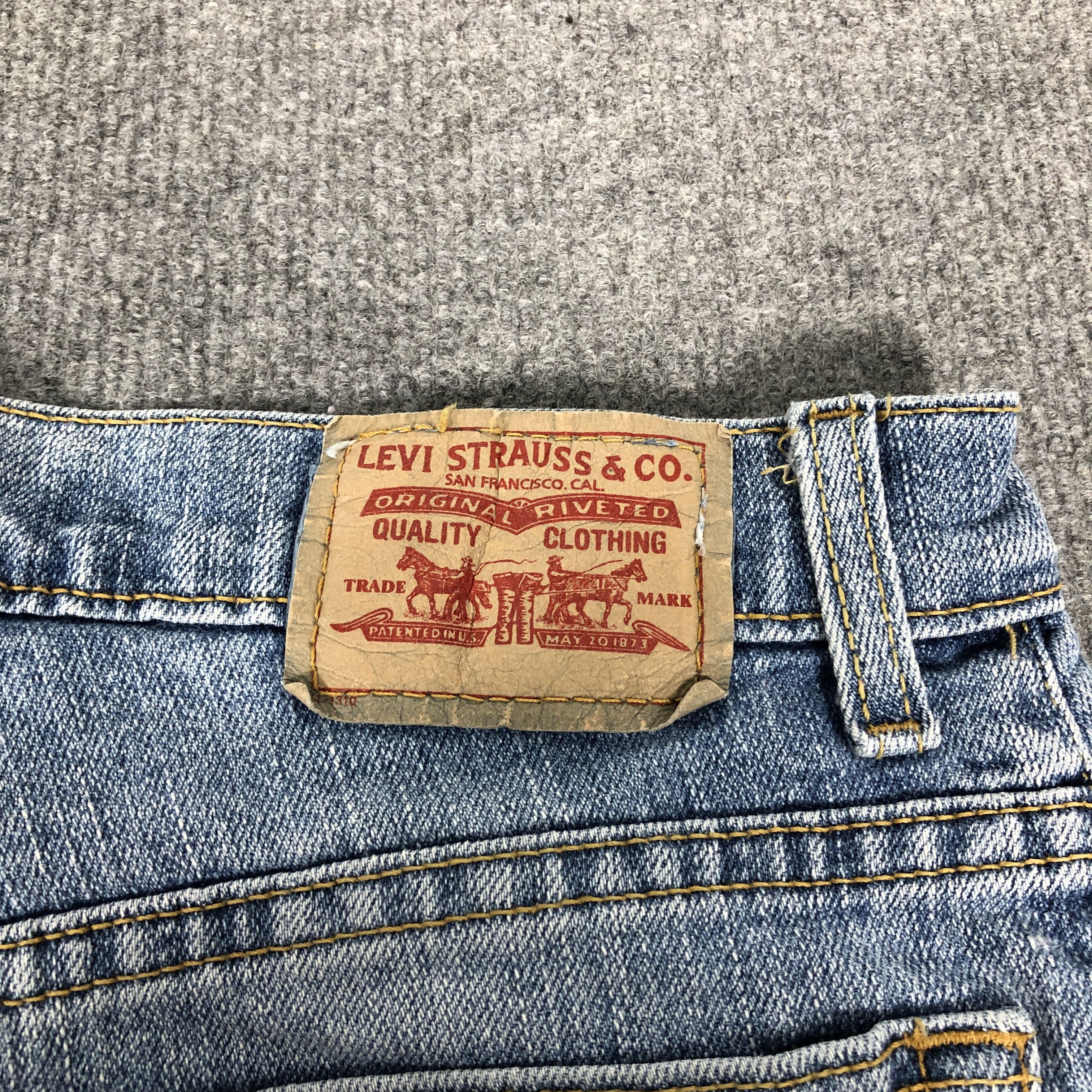 Levi's Levi's Lot 550 Relaxed Tapered Faded Blue Jean Size US 31 - 5 Thumbnail