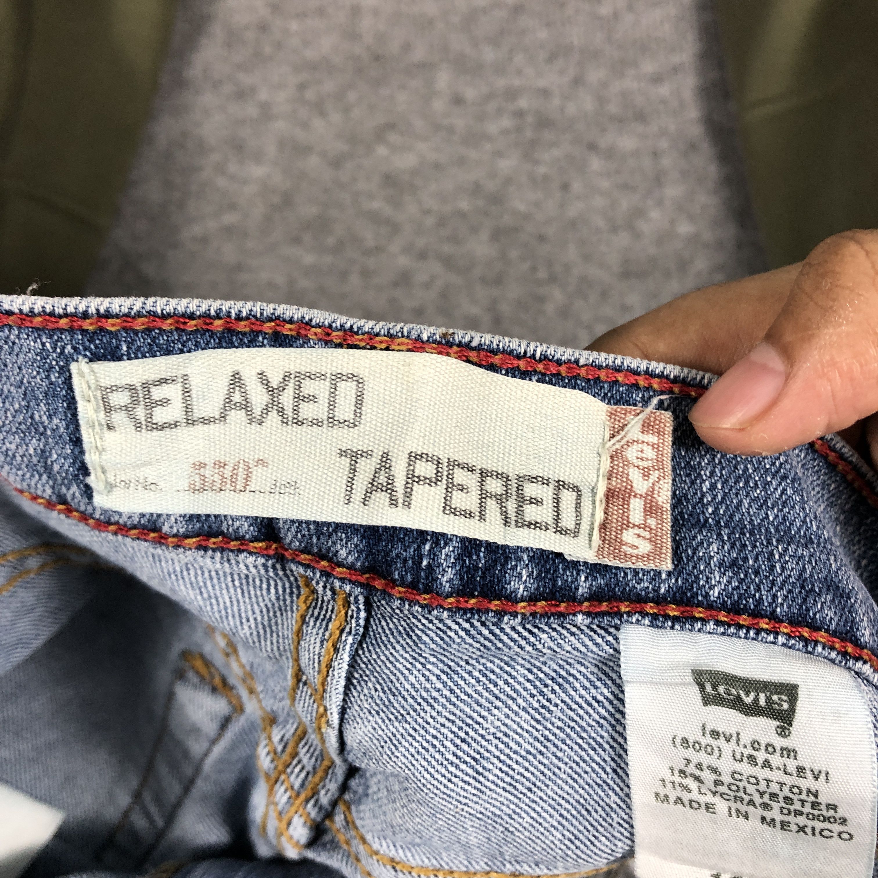 Levi's Levi's Lot 550 Relaxed Tapered Faded Blue Jean Size US 31 - 12 Thumbnail