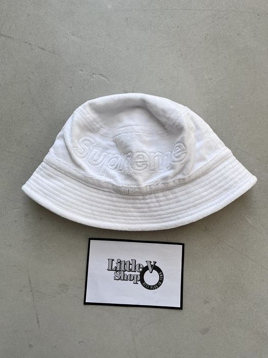 Lacoste supreme best sale bucket hat