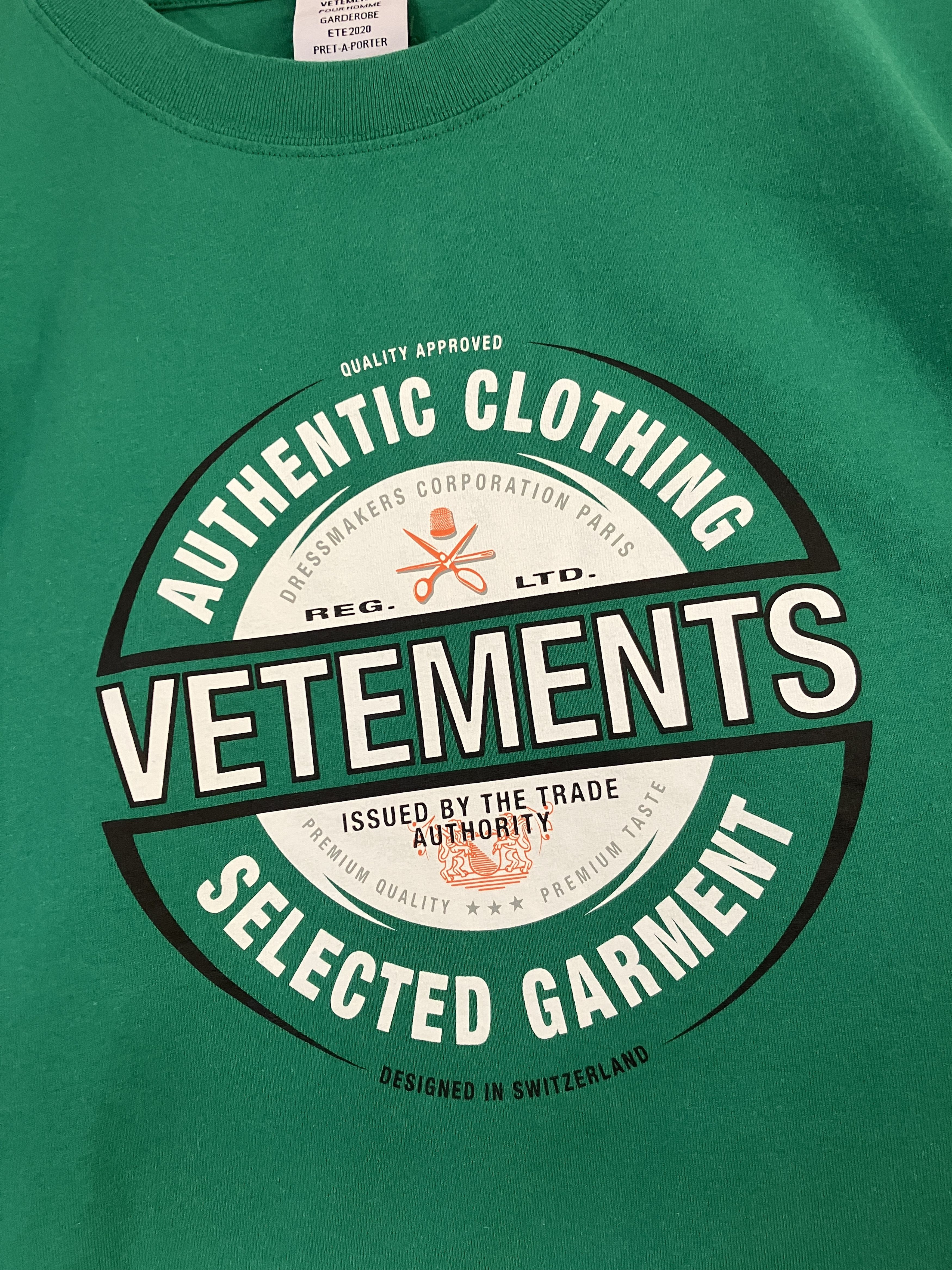 Vetements SS20 Beer Badge Oversized Tee Size US L / EU 52-54 / 3 - 2 Thumbnail