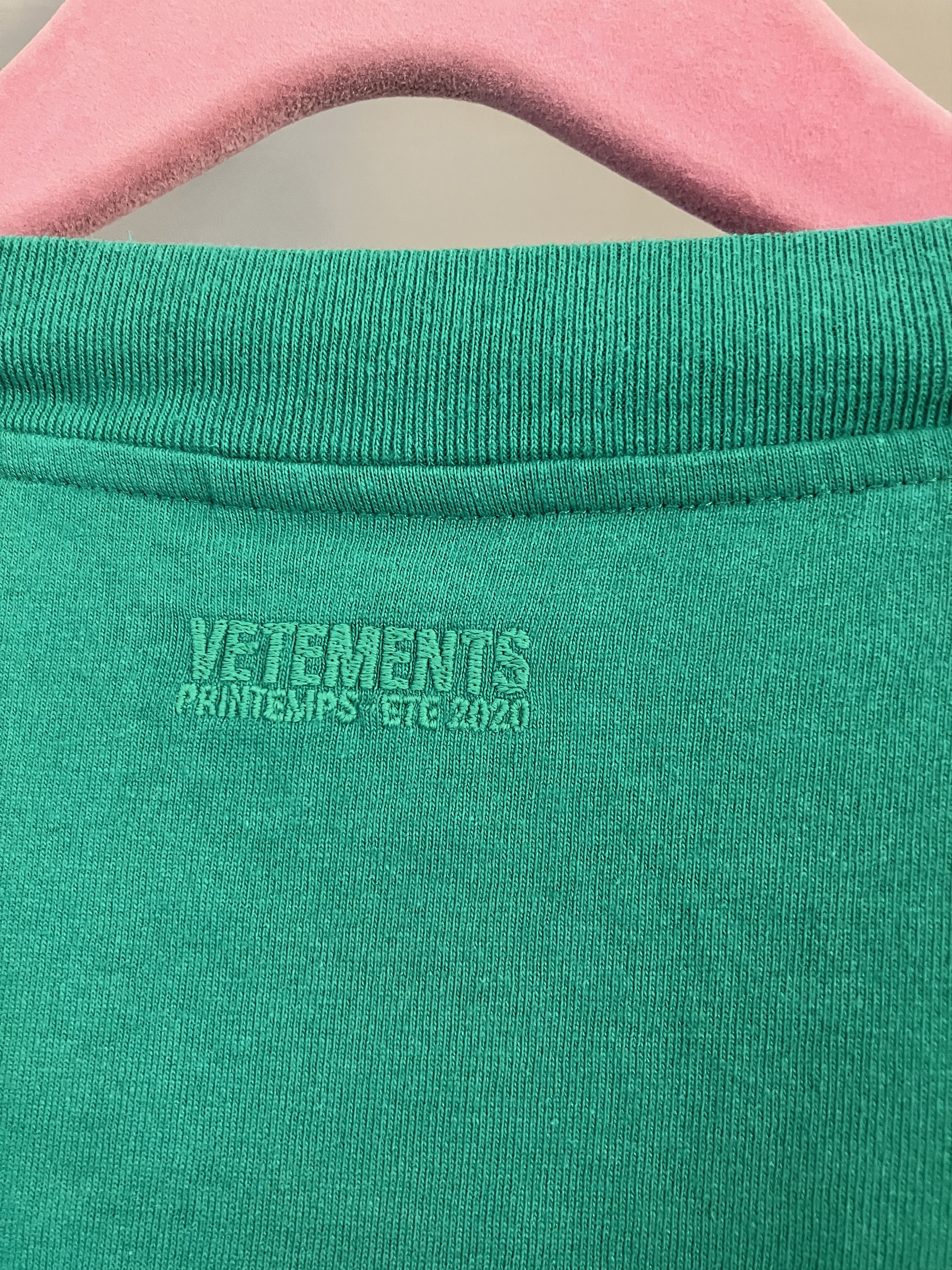 Vetements SS20 Beer Badge Oversized Tee Size US L / EU 52-54 / 3 - 4 Thumbnail