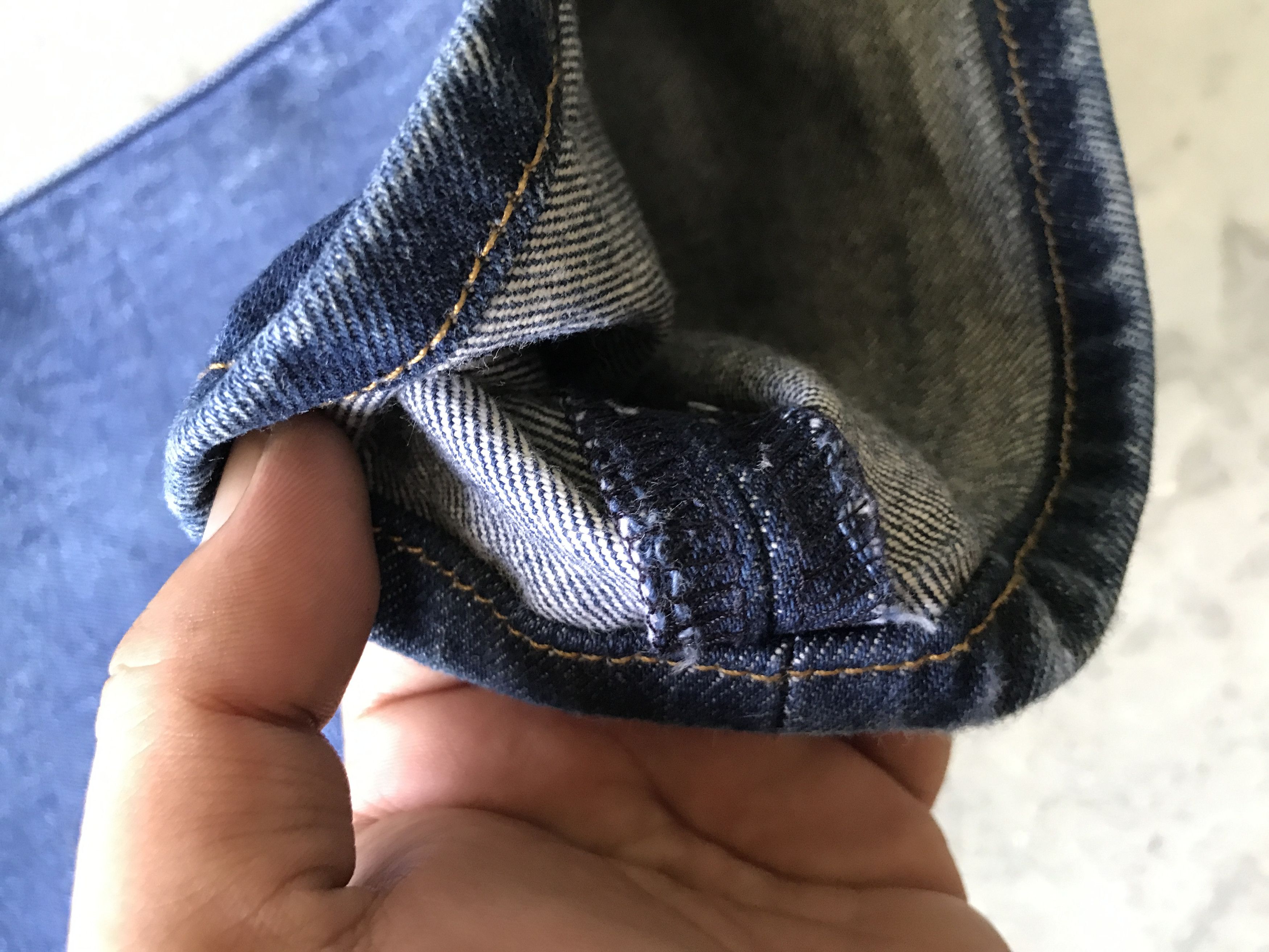 Levi's VLEV56 - Levis 501 Dark Blue Jeans Size US 35 - 11 Thumbnail