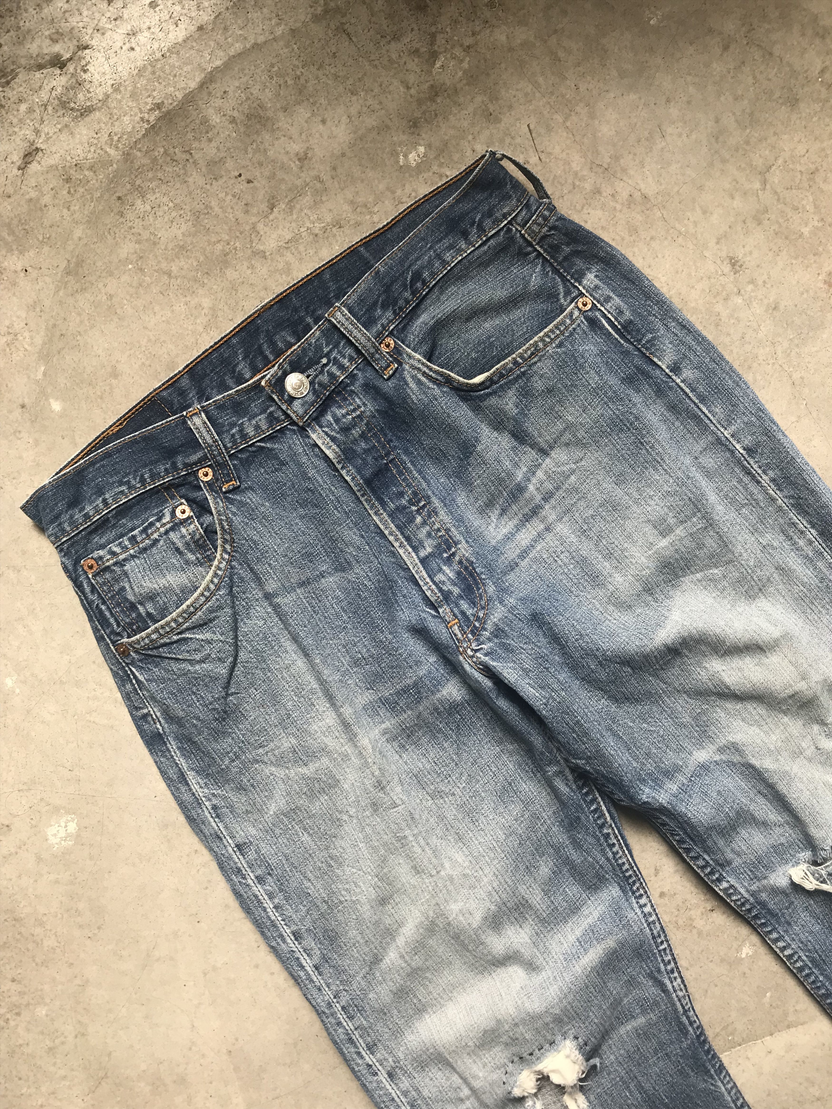 Levi's VLEV34 - Vintage Levis 501 Distressed Denim Size US 31 - 2 Thumbnail
