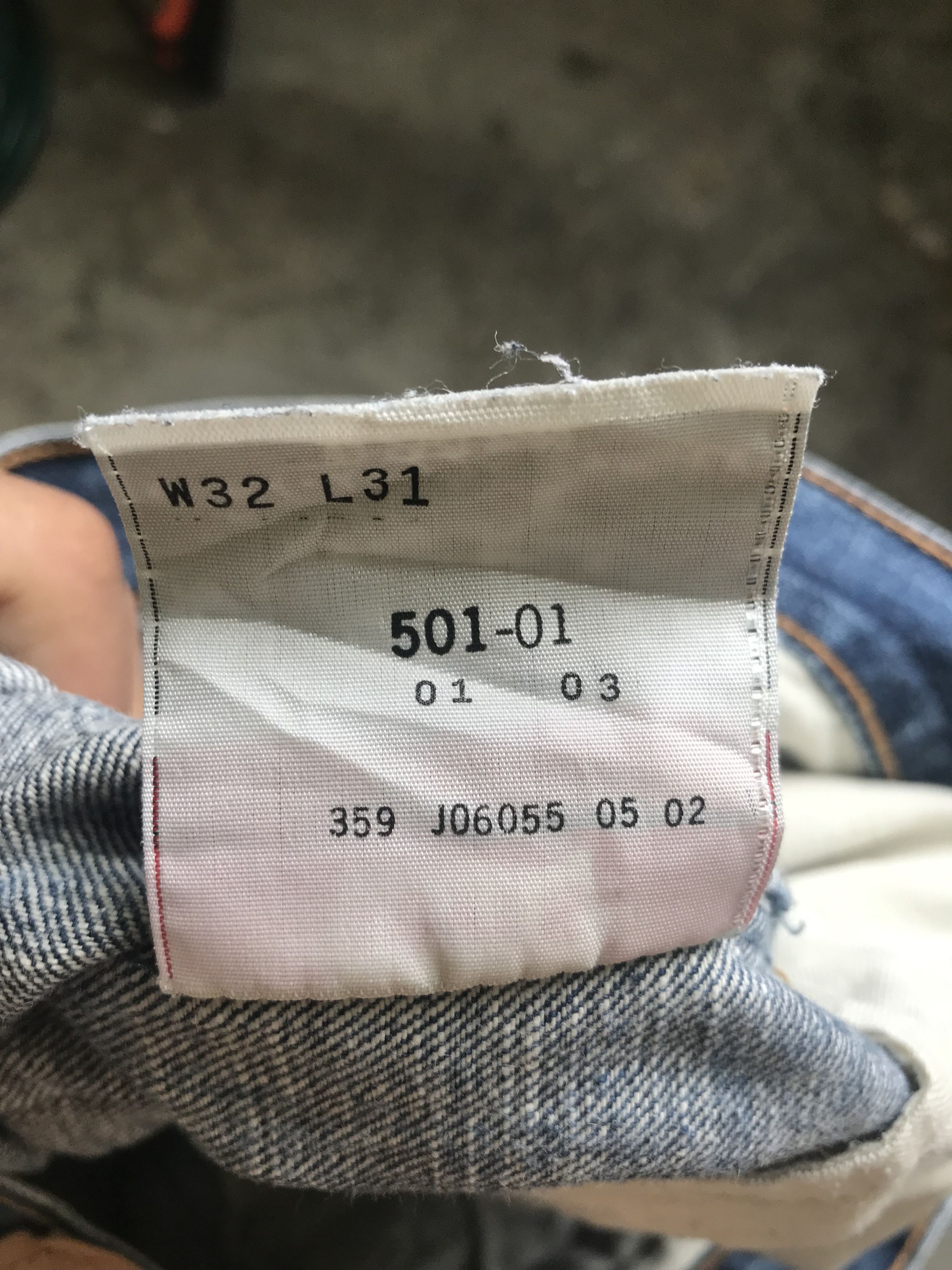 Levi's VLEV34 - Vintage Levis 501 Distressed Denim Size US 31 - 16 Thumbnail
