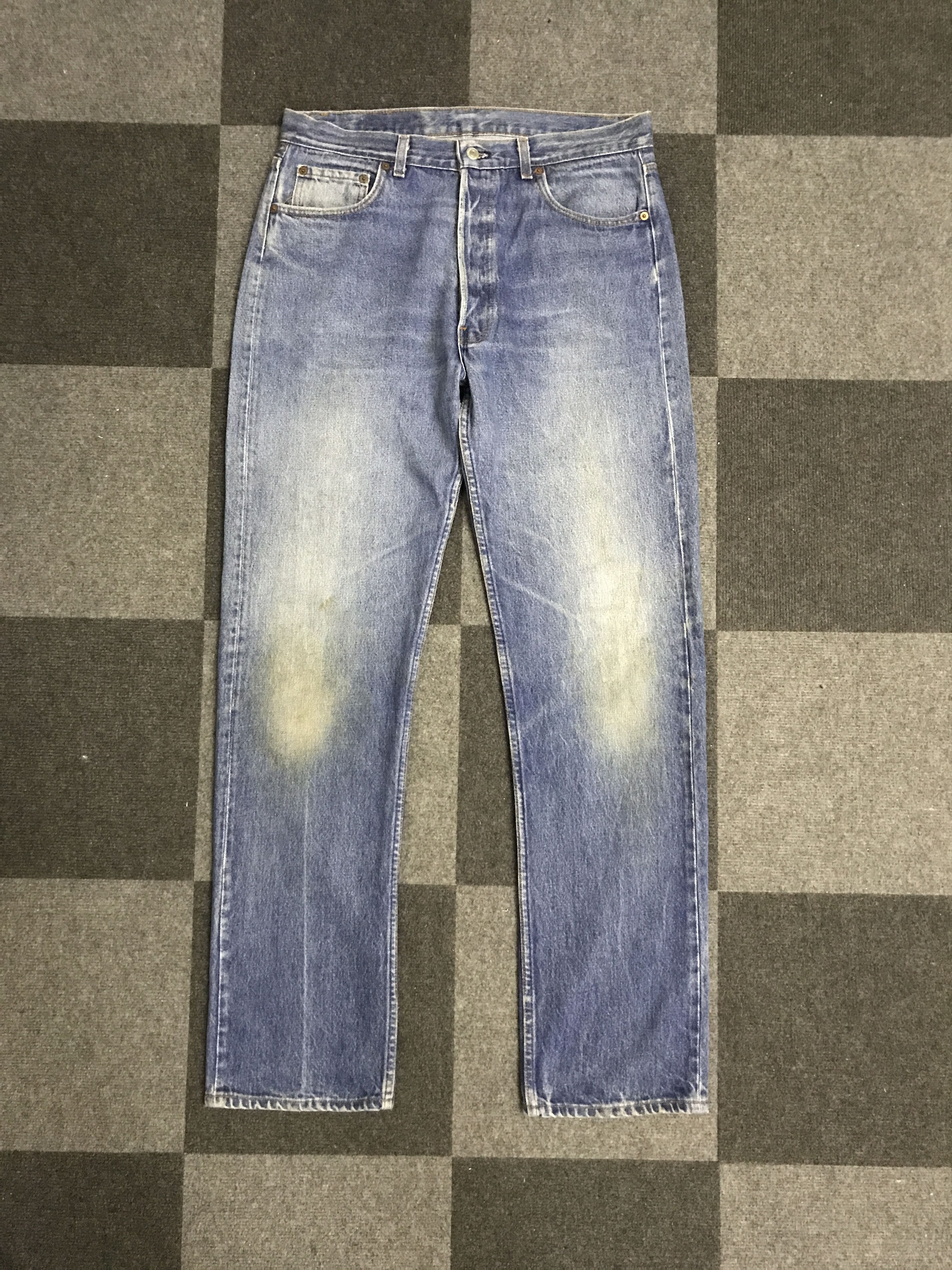 VLEV139-Vintage 80s Levis 501 Medium wash Jeans