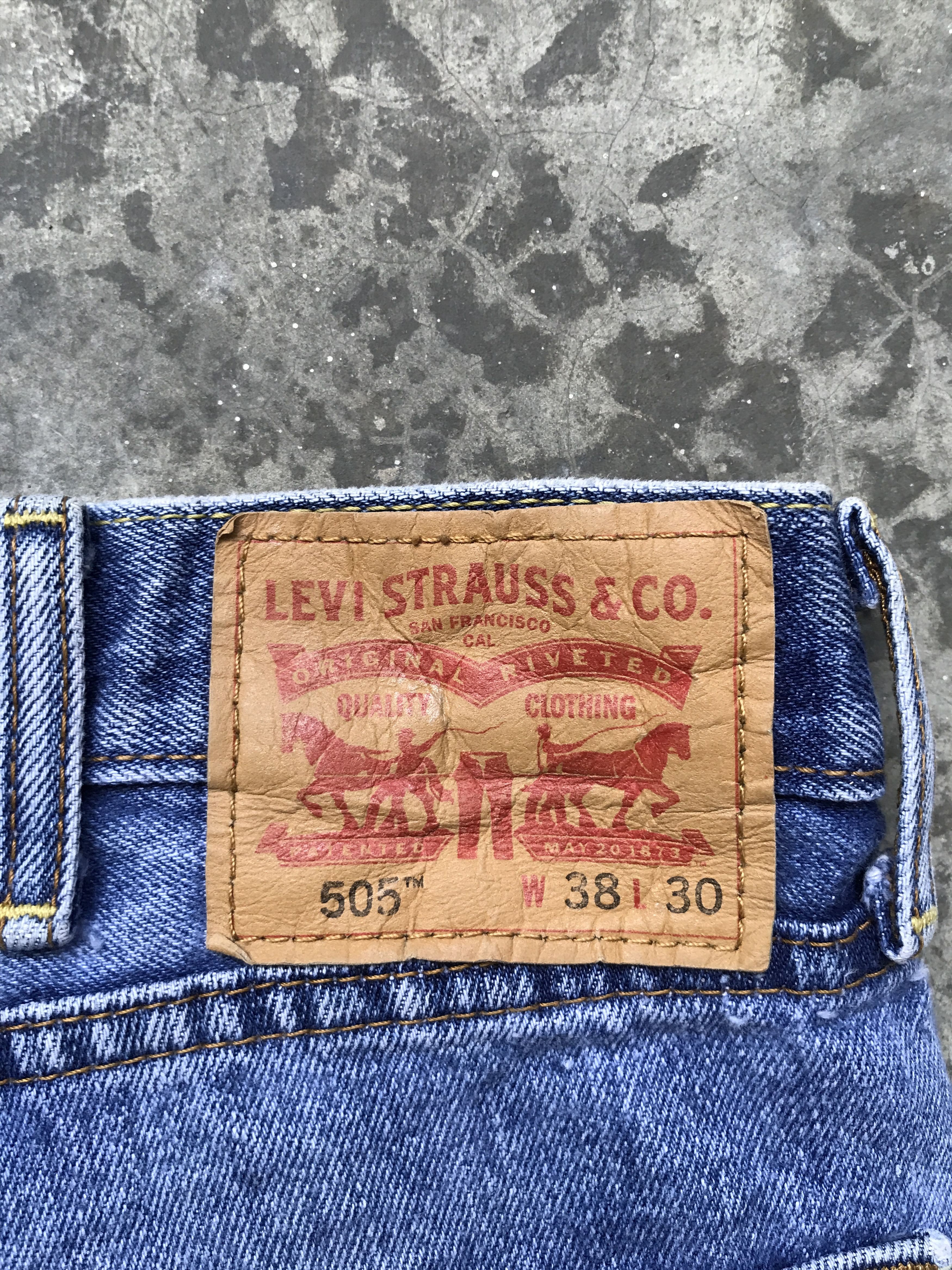 Levi's VLEV54 - Levis 505 Light Wash Regular Jeans Size US 37 - 12 Thumbnail