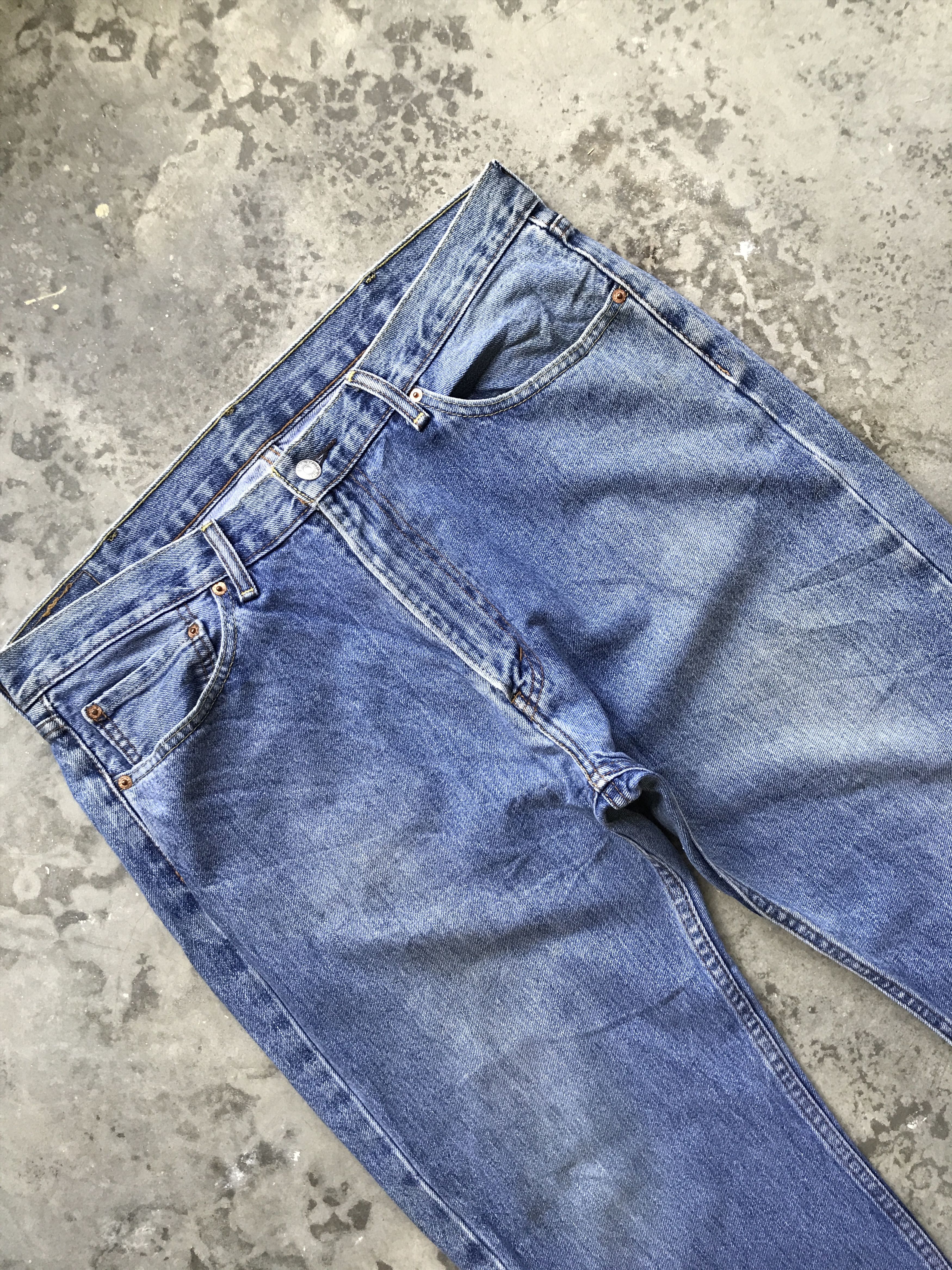 Levi's VLEV54 - Levis 505 Light Wash Regular Jeans Size US 37 - 2 Thumbnail