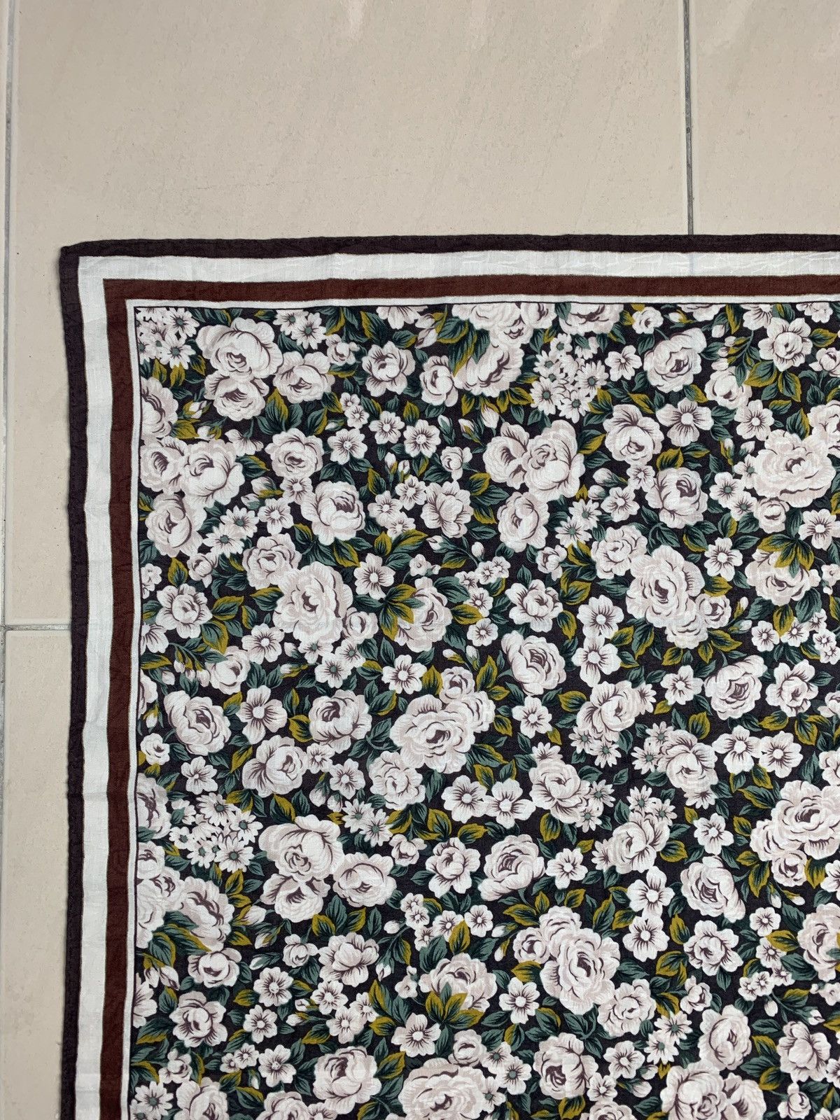Designer Givenchy Handkerchief Pocketsquares Size ONE SIZE - 6 Thumbnail