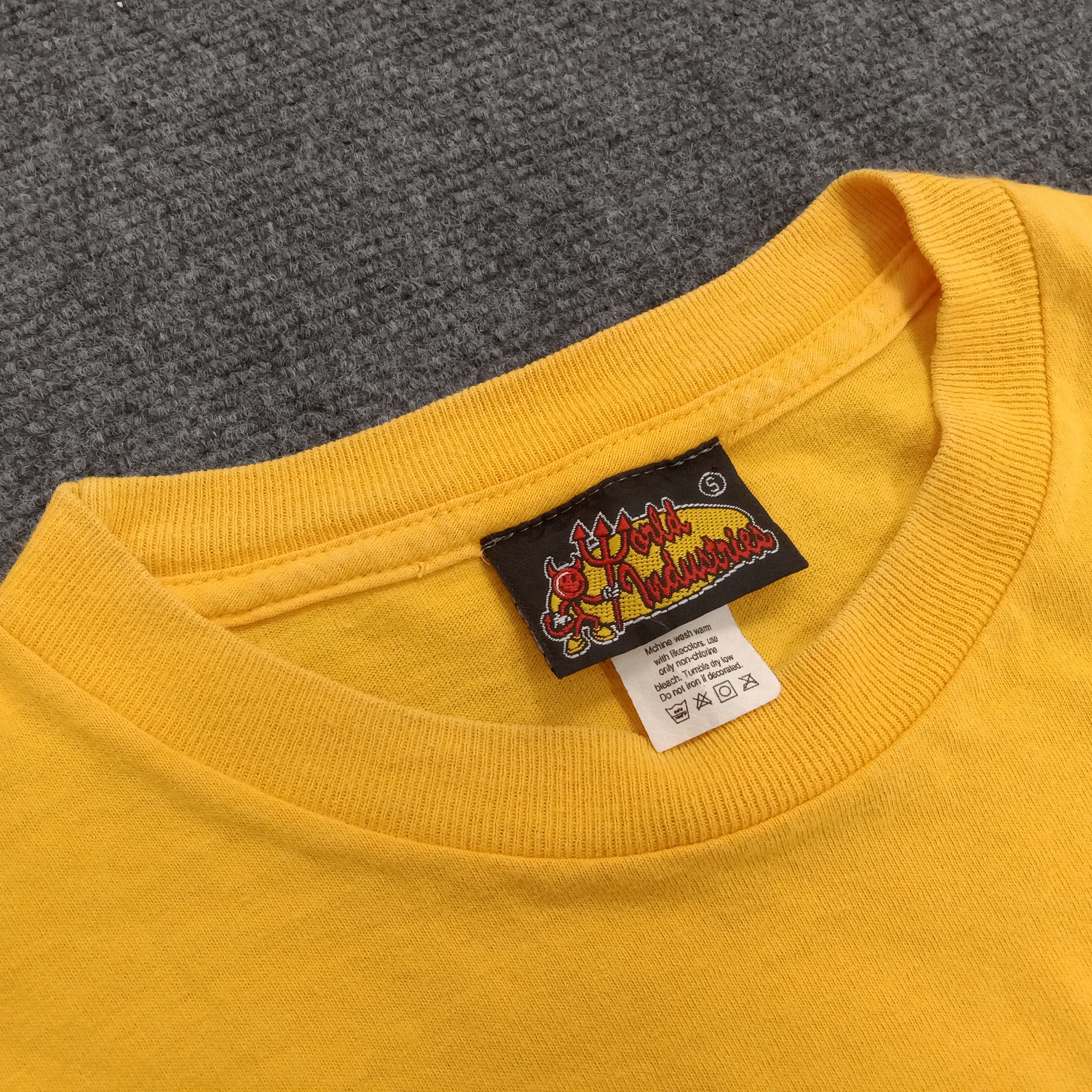 Vintage World Industries Skateboard Style Tshirt Made USA Size US S / EU 44-46 / 1 - 5 Thumbnail