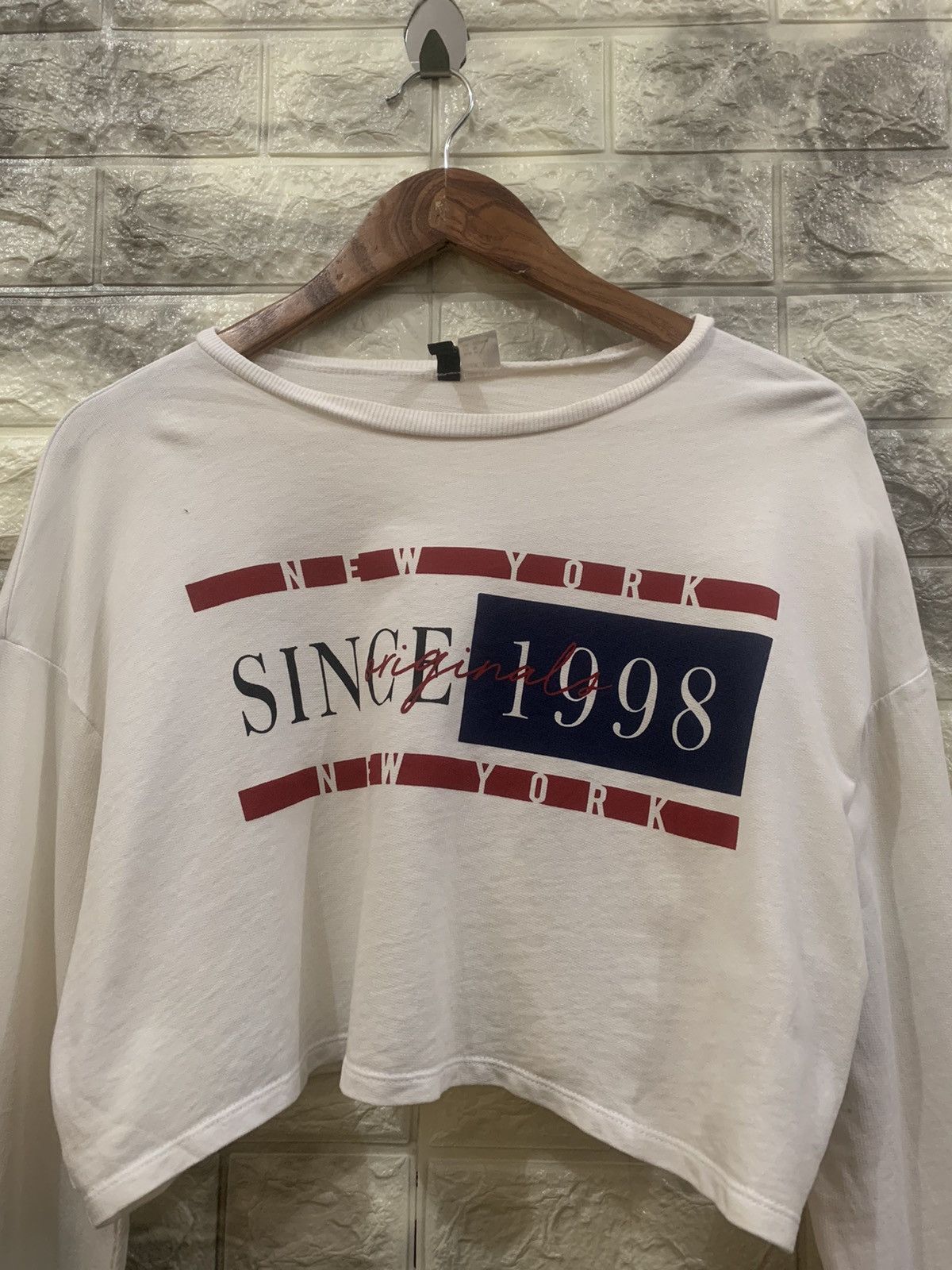 Divided New york cropped shirt Size US M / EU 48-50 / 2 - 5 Thumbnail