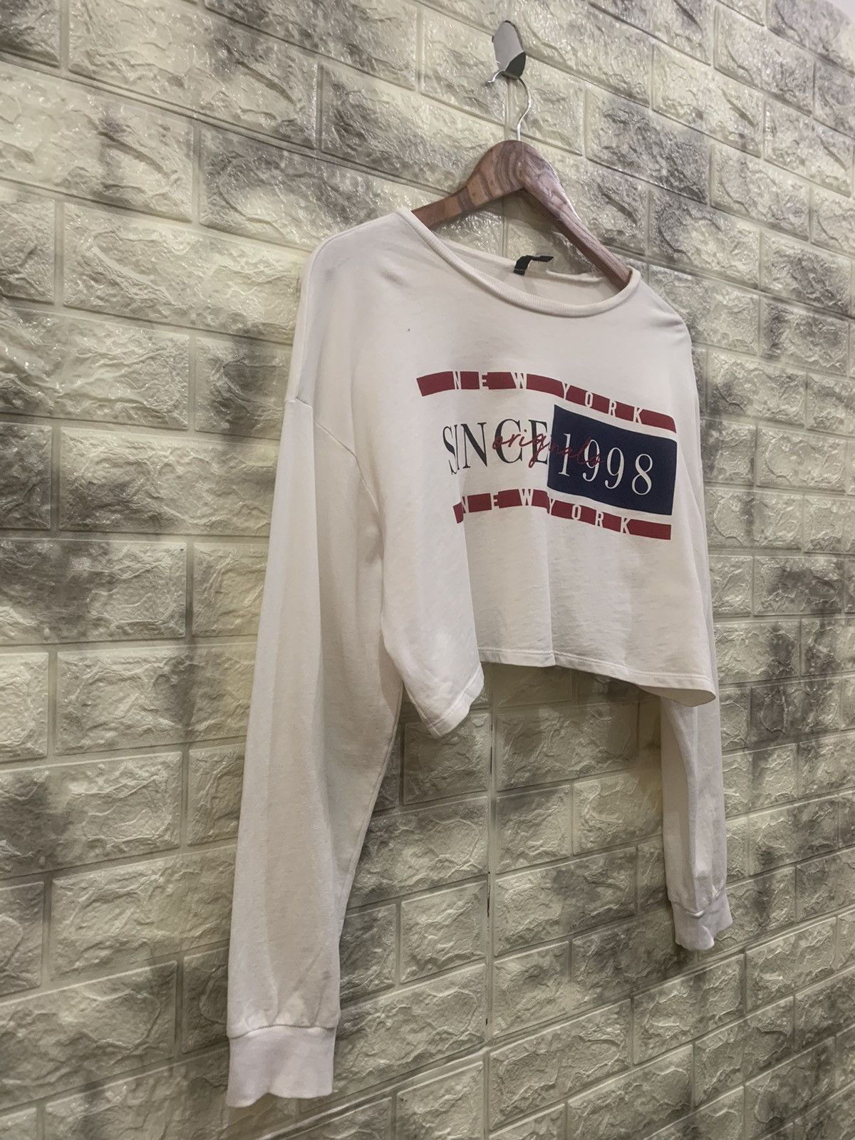 Divided New york cropped shirt Size US M / EU 48-50 / 2 - 3 Thumbnail